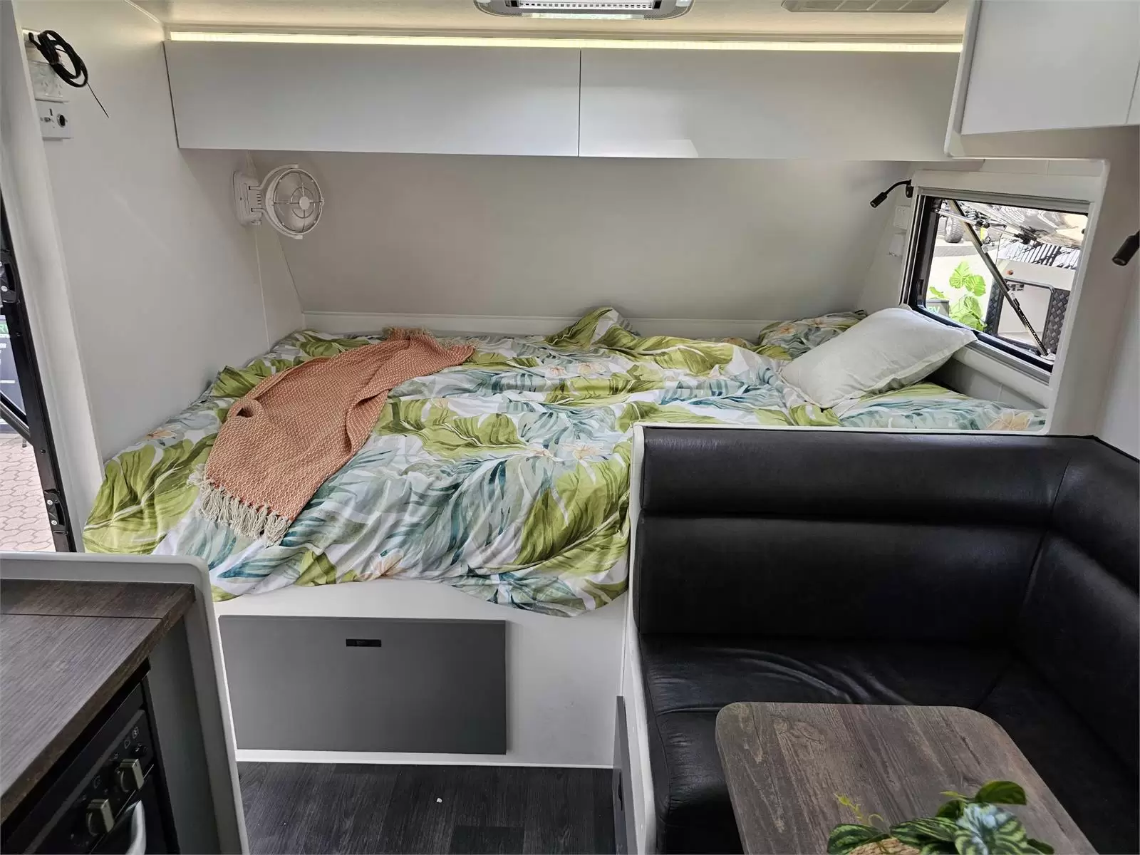 https://media-caravea.syd1.digitaloceanspaces.com/caravans/95EIC7397/exterior-3.webp