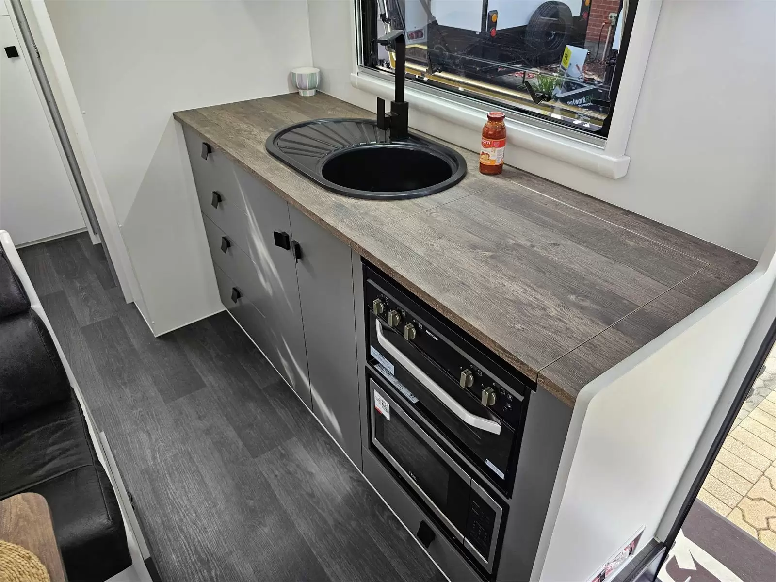 https://media-caravea.syd1.digitaloceanspaces.com/caravans/95EIC7397/exterior-5.webp