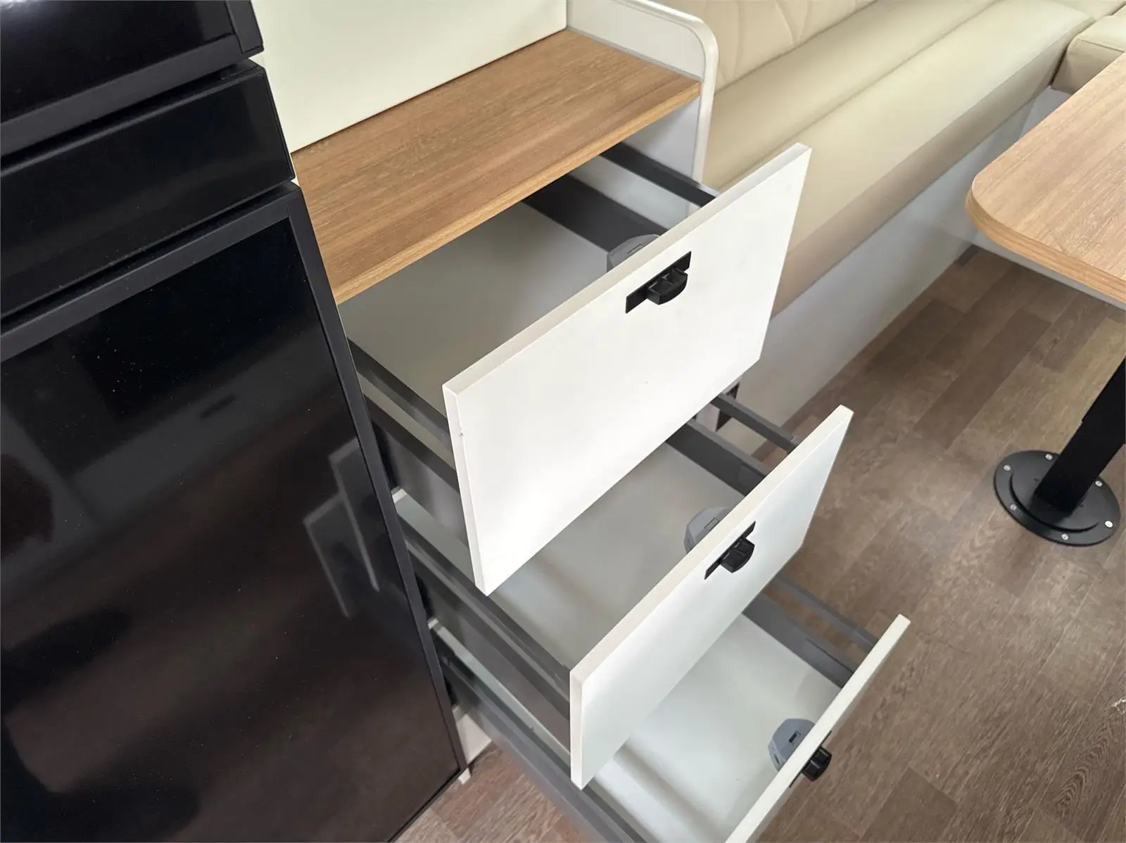 https://media-caravea.syd1.digitaloceanspaces.com/caravans/95EIC7900/exterior-28.webp