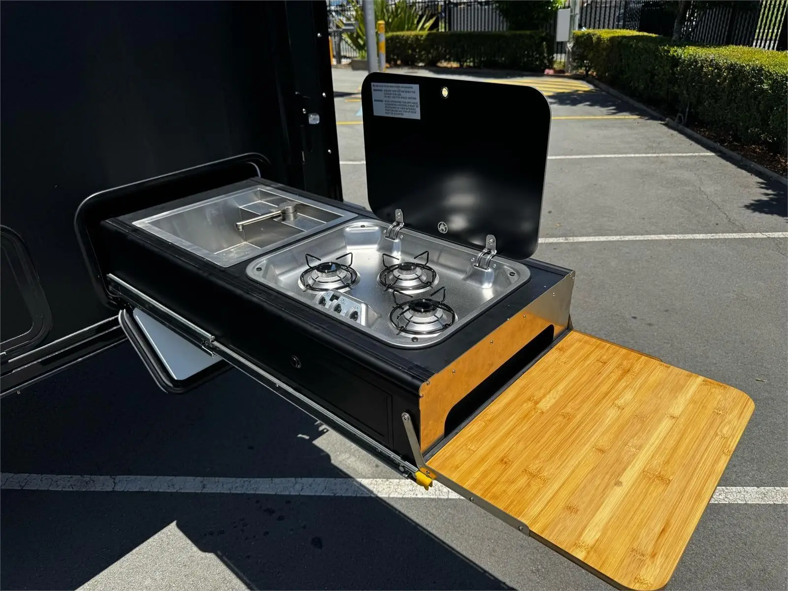 https://media-caravea.syd1.digitaloceanspaces.com/caravans/95EIC7900/exterior-36.webp