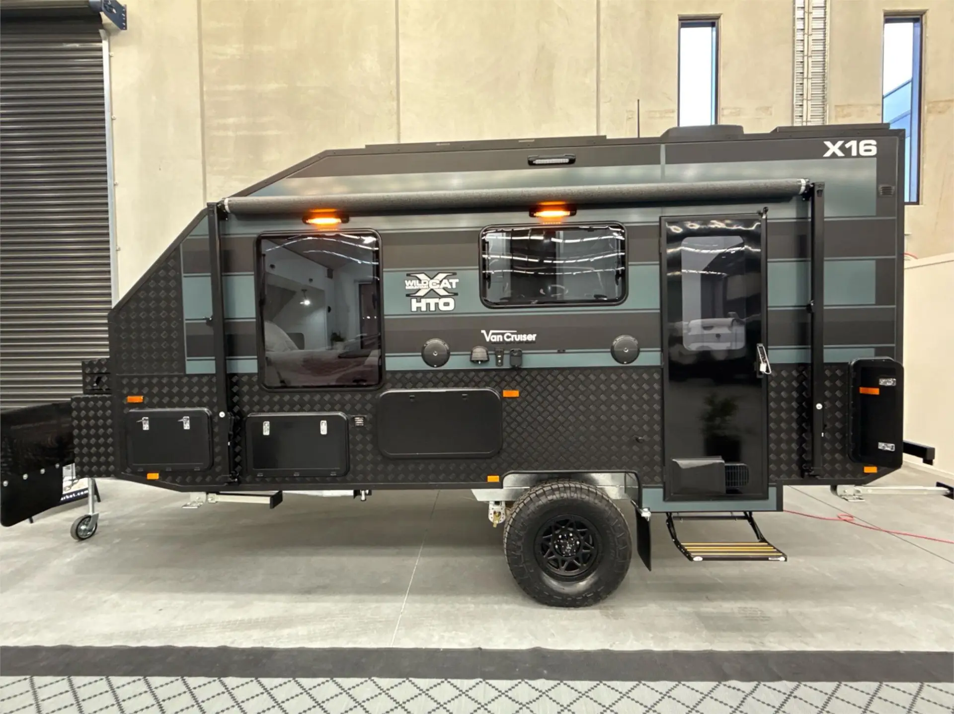 https://media-caravea.syd1.digitaloceanspaces.com/caravans/95EIC9390/exterior-3.webp
