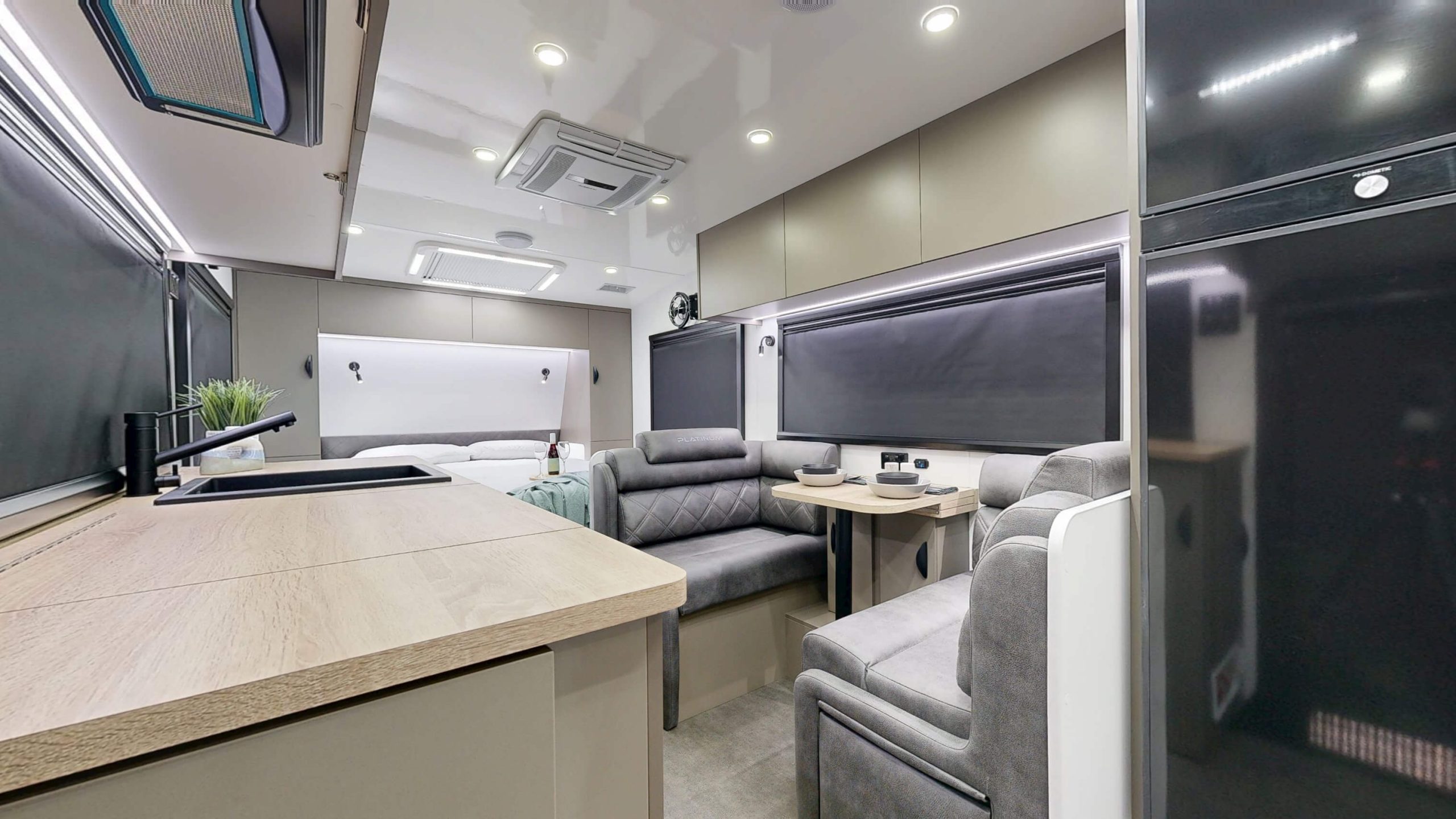 19’6 PLATINUM REAR DOOR Interior