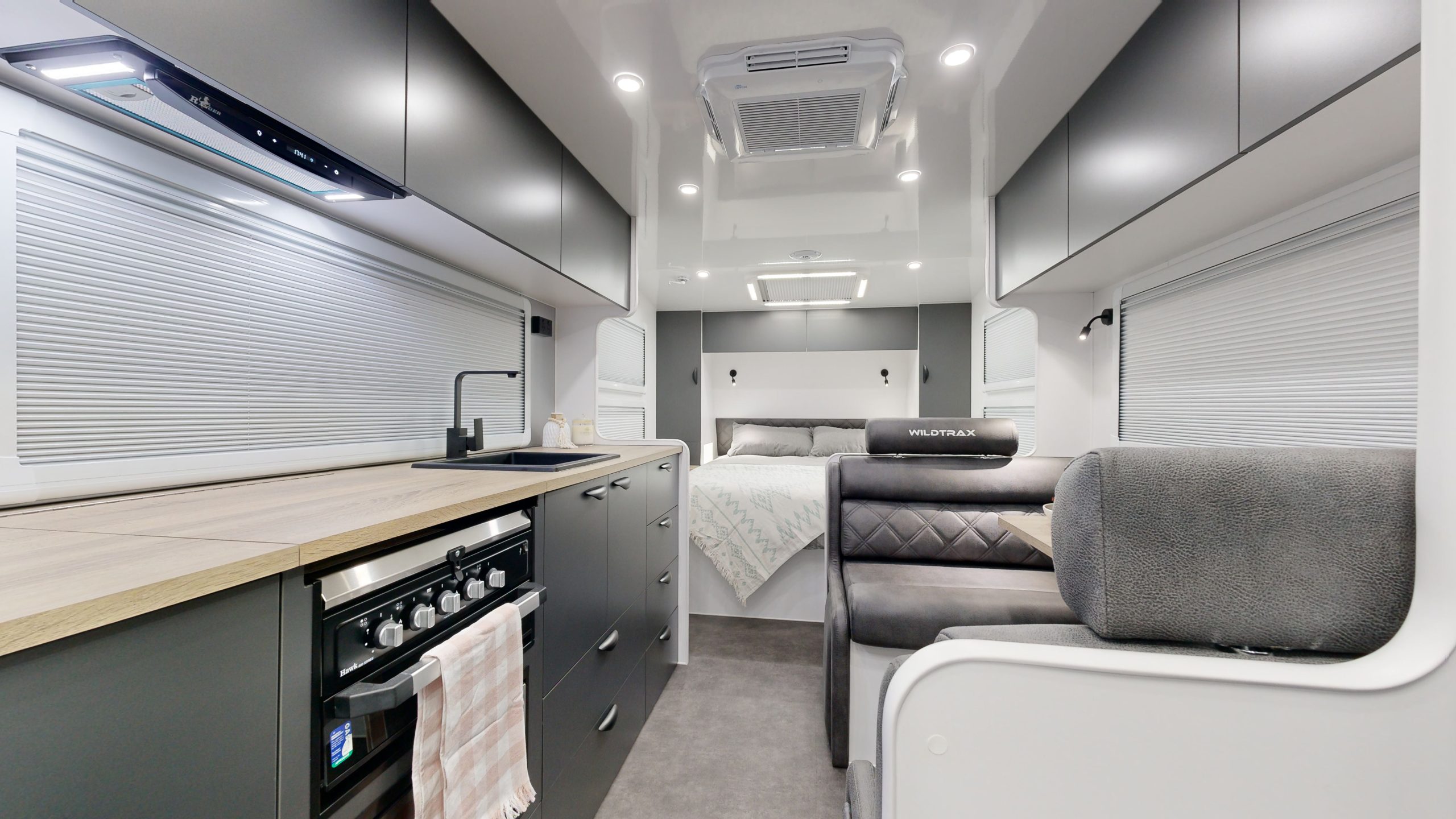 21’6 WILDTRAX REAR DOOR LARGE ENSUITE Interior