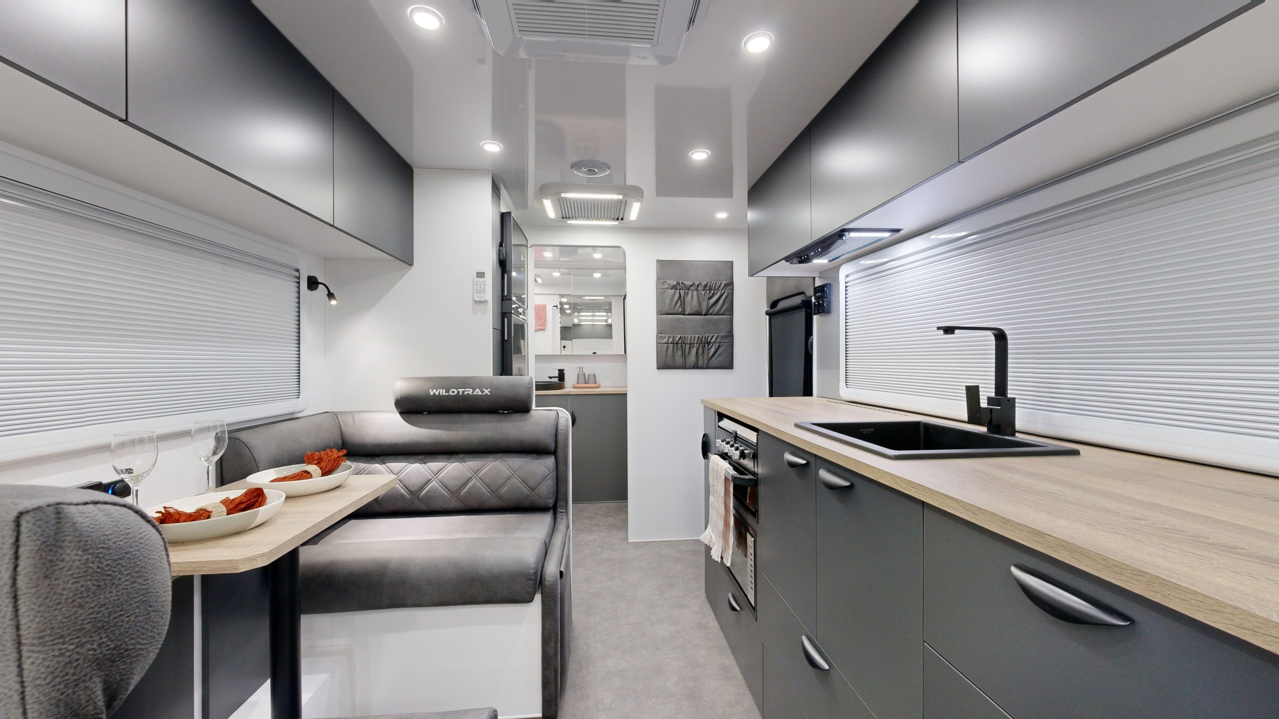 21’6 WILDTRAX REAR DOOR LARGE ENSUITE Interior
