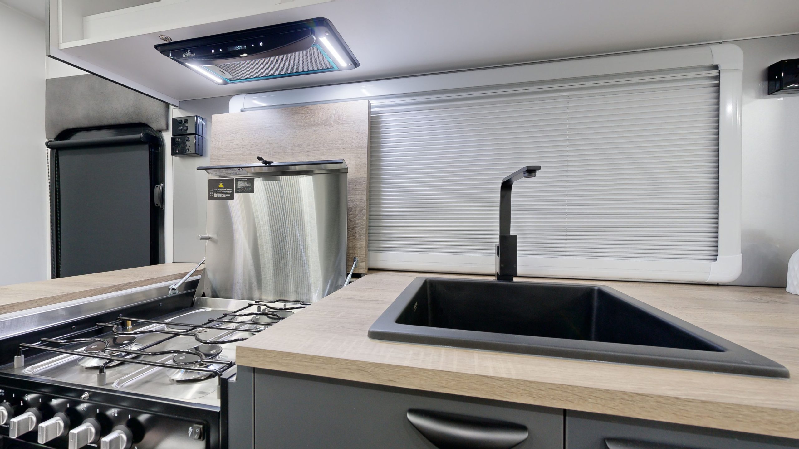 21’6 WILDTRAX REAR DOOR LARGE ENSUITE Interior