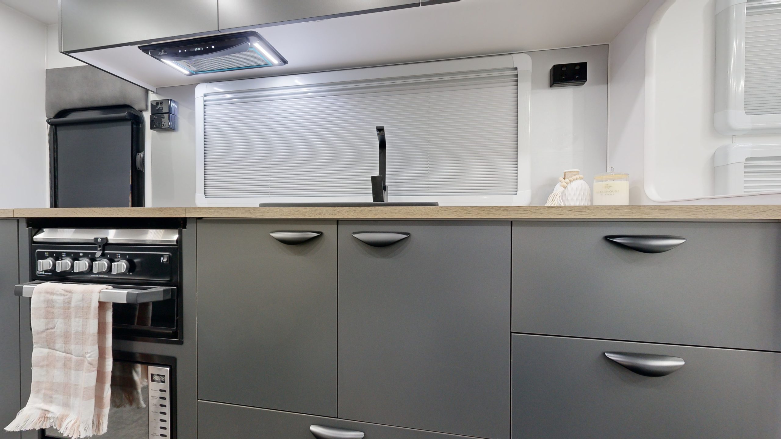 21’6 WILDTRAX REAR DOOR LARGE ENSUITE Interior