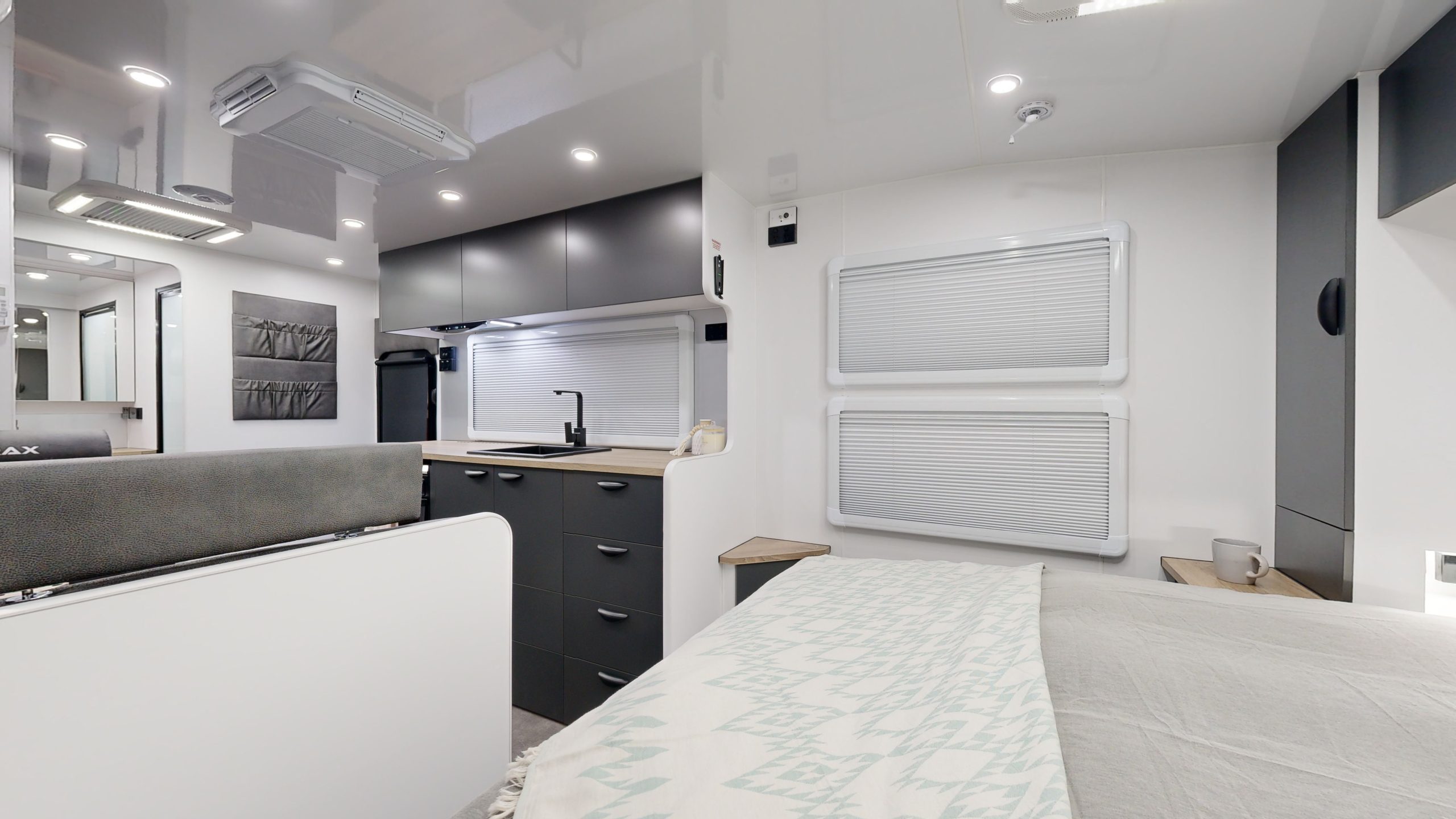 21’6 PLATINUM REAR DOOR LARGE ENSUITE Interior