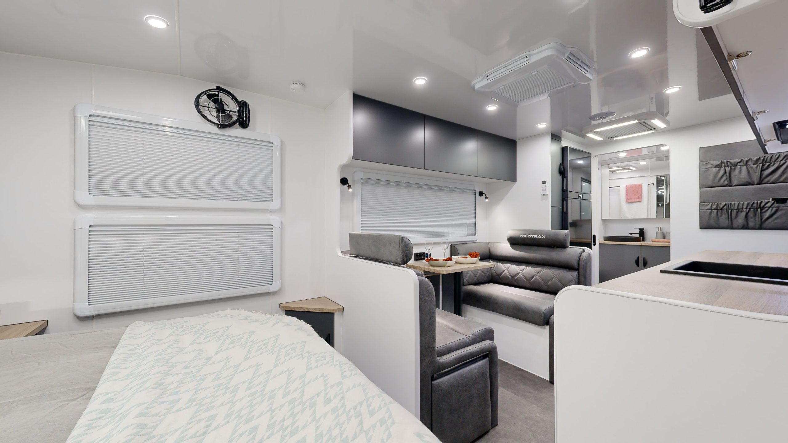 21’6 PLATINUM REAR DOOR LARGE ENSUITE Interior