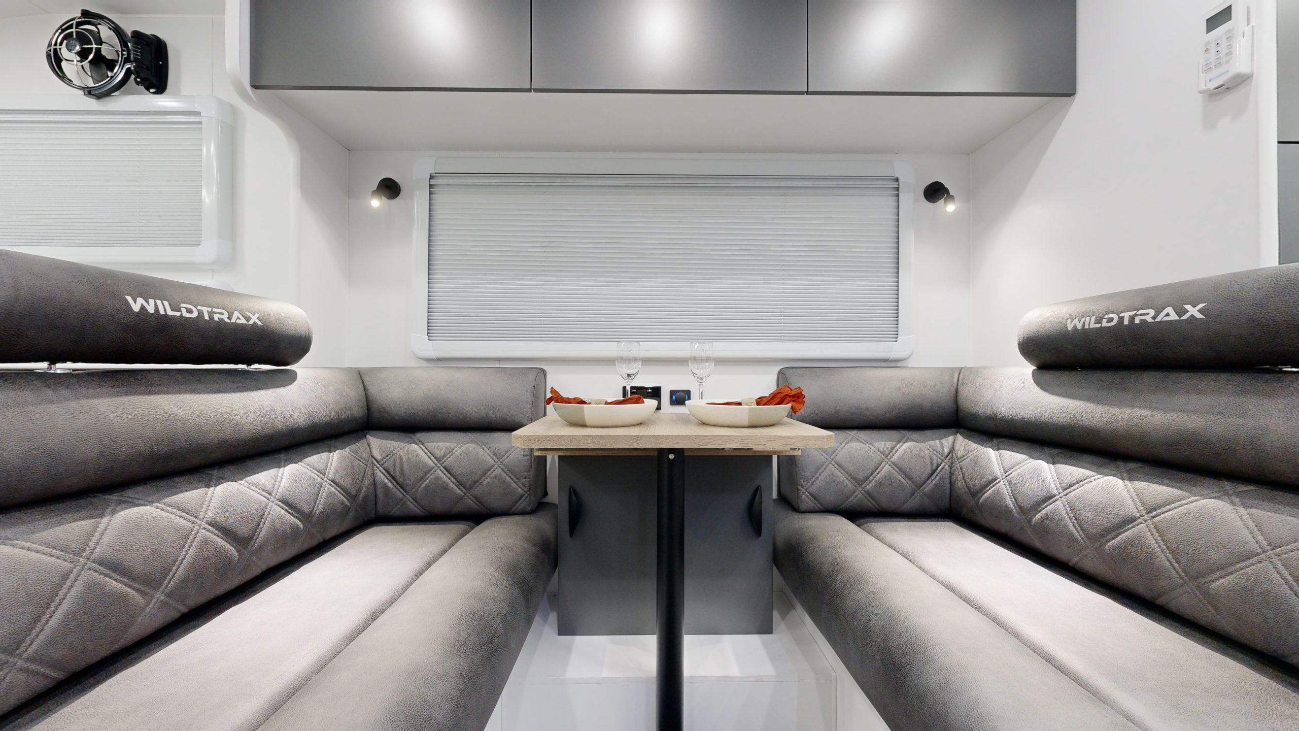 21’6 PLATINUM REAR DOOR LARGE ENSUITE Interior
