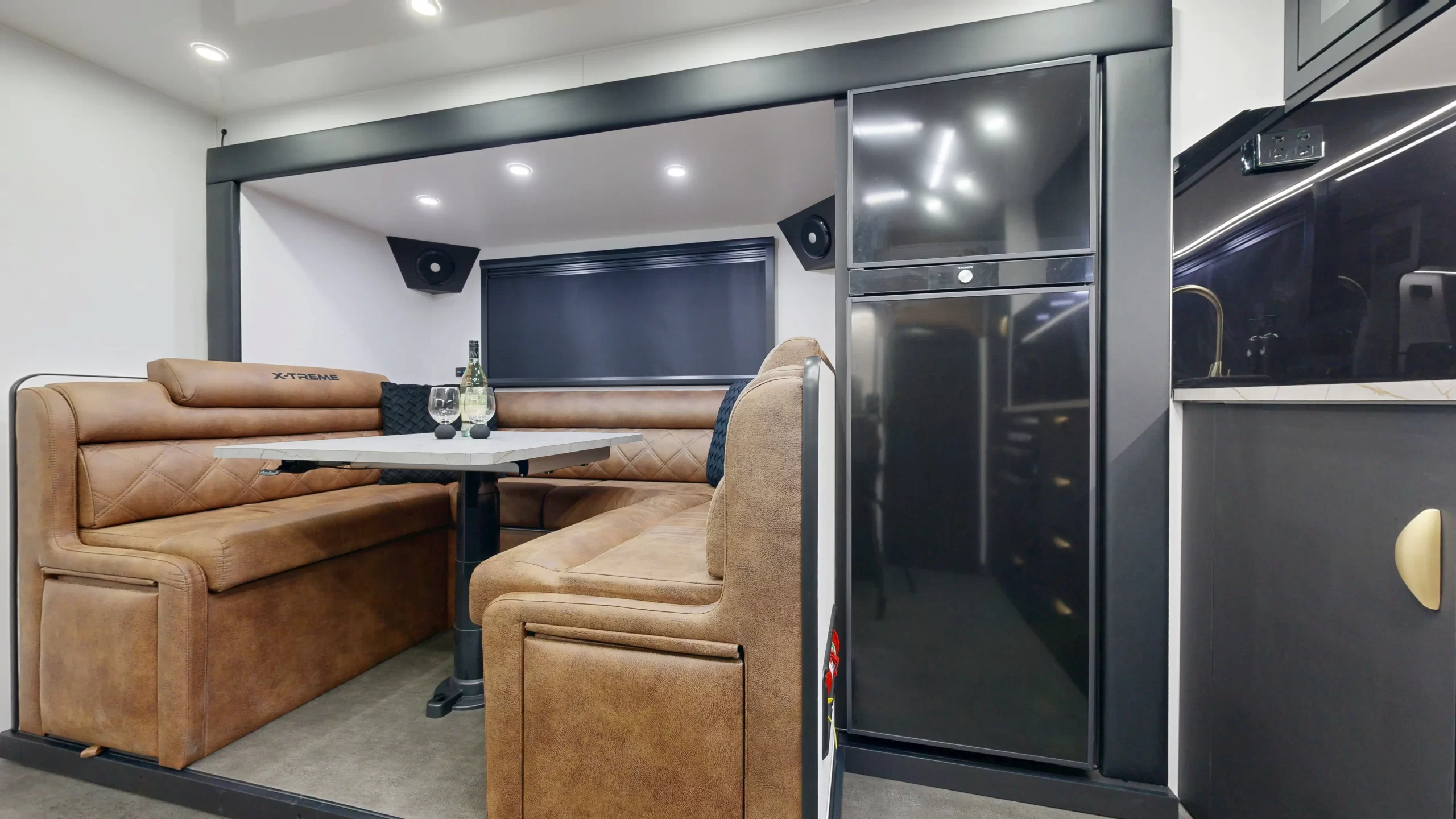 24 EDEN XTREME SLIDEOUT Interior