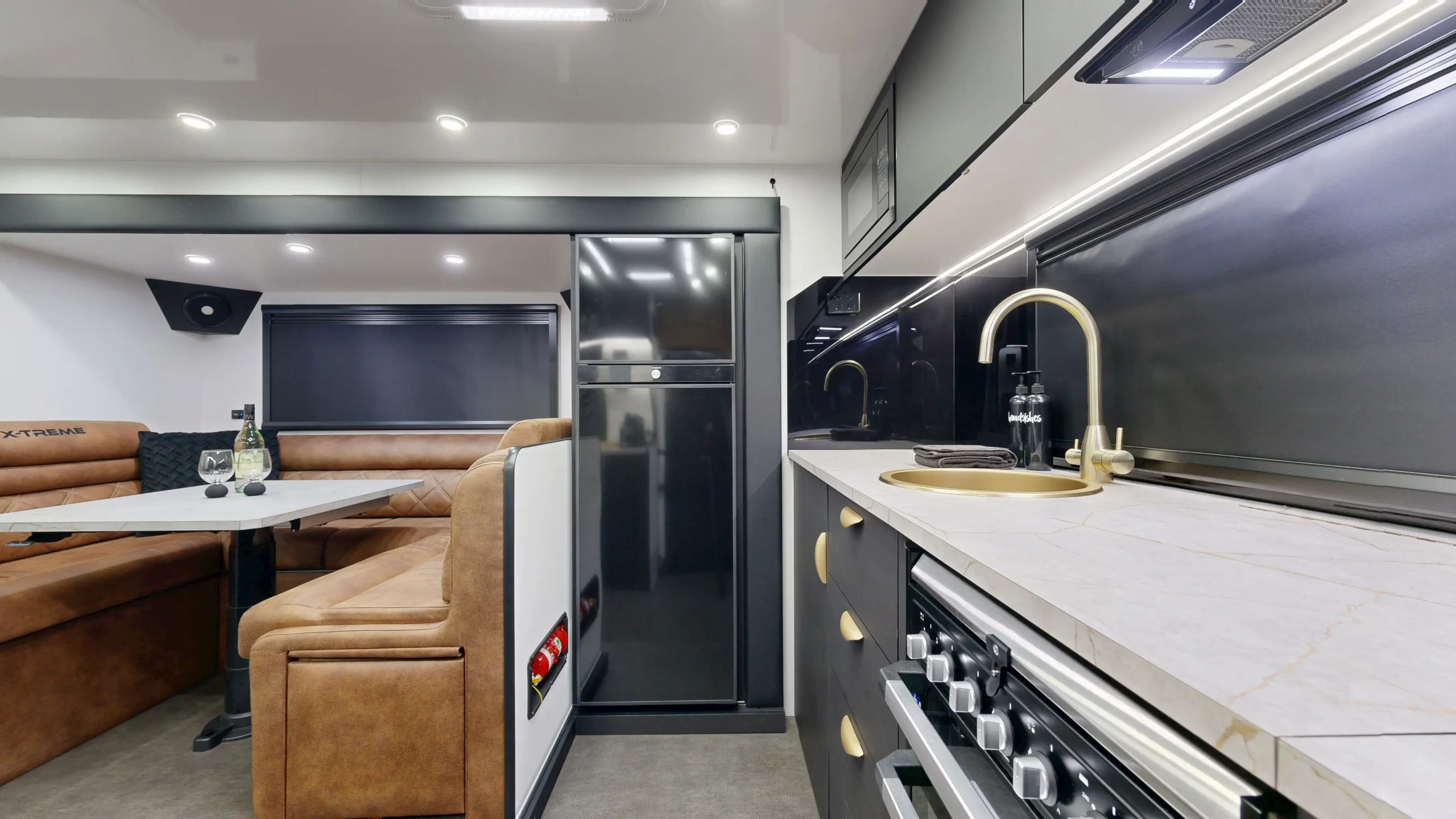 24 EDEN XTREME SLIDEOUT Interior