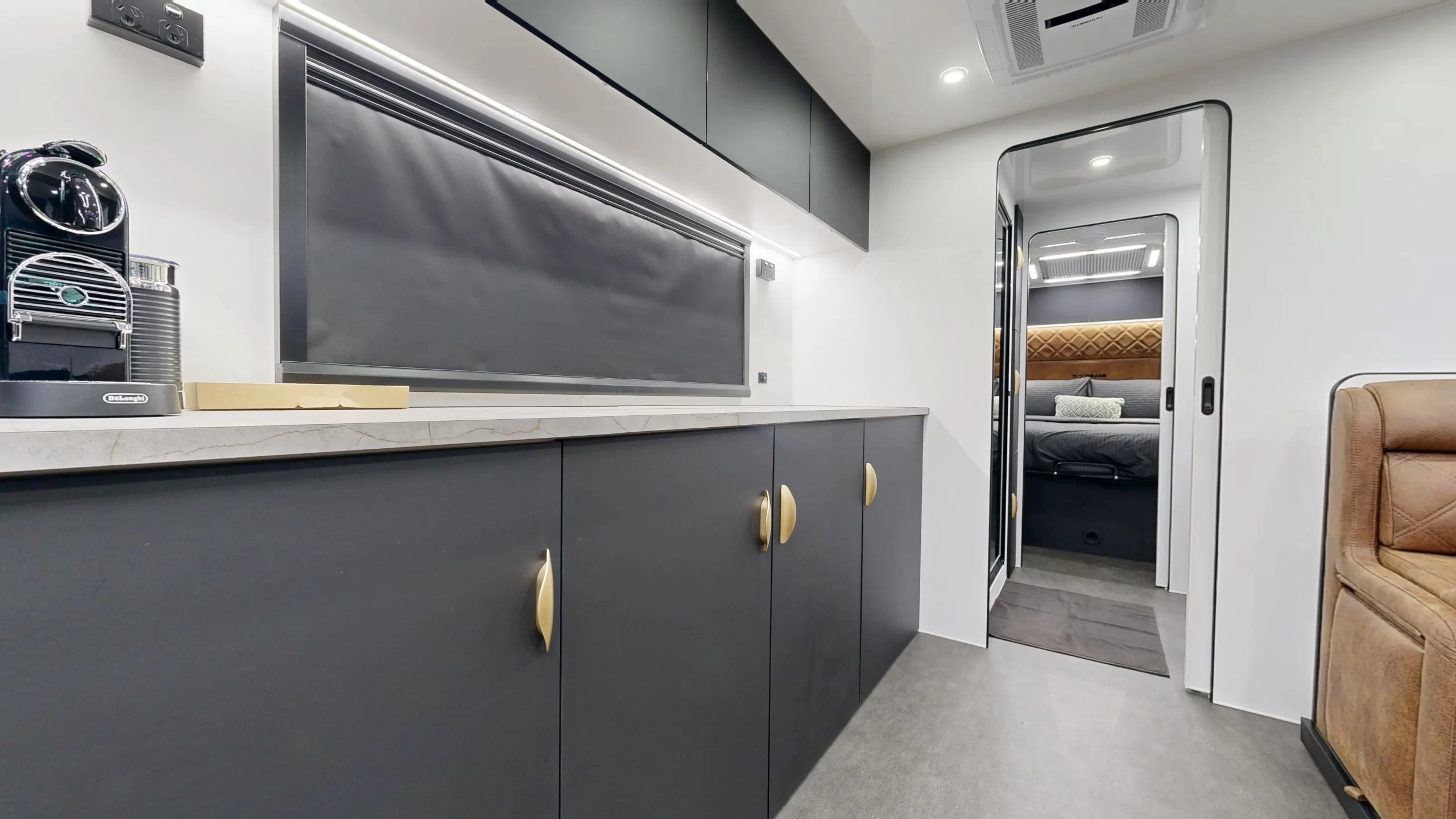 24 EDEN XTREME SLIDEOUT Interior