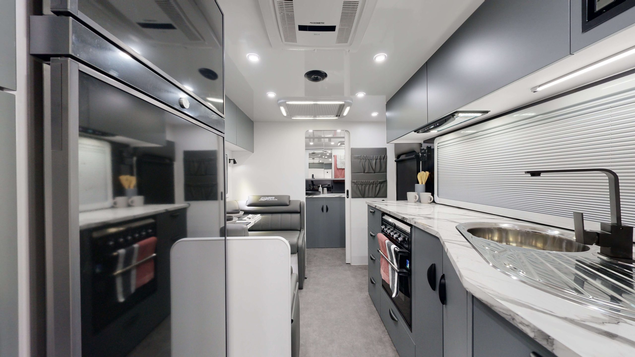 20’8 WILDTRAX REAR DOOR Interior