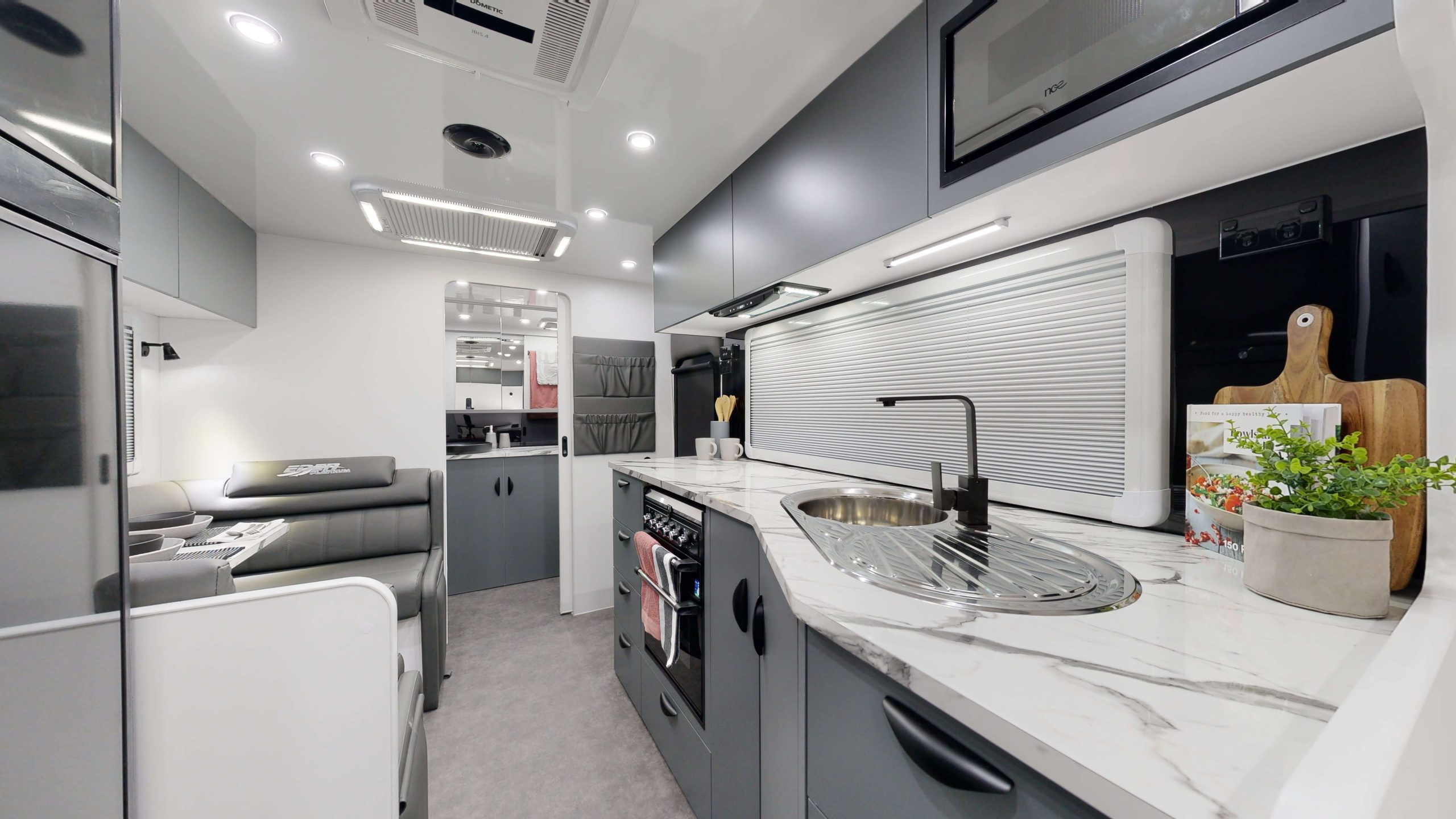 20’8 WILDTRAX REAR DOOR Interior