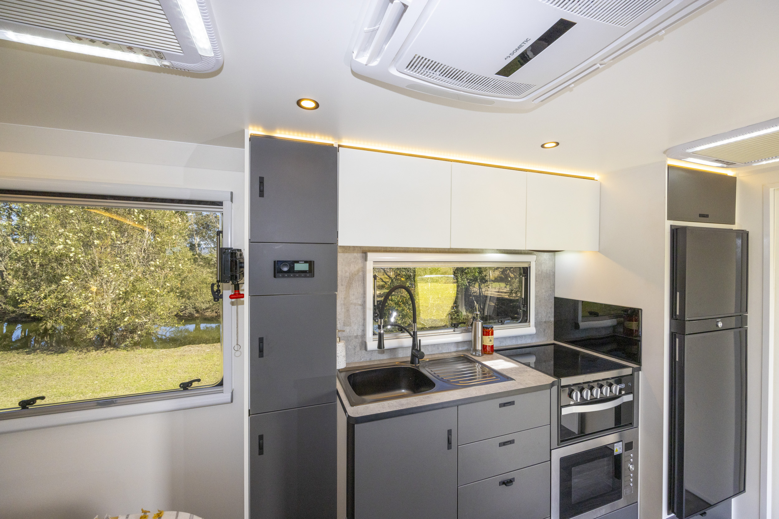 Adventure 5.5 interior image 2