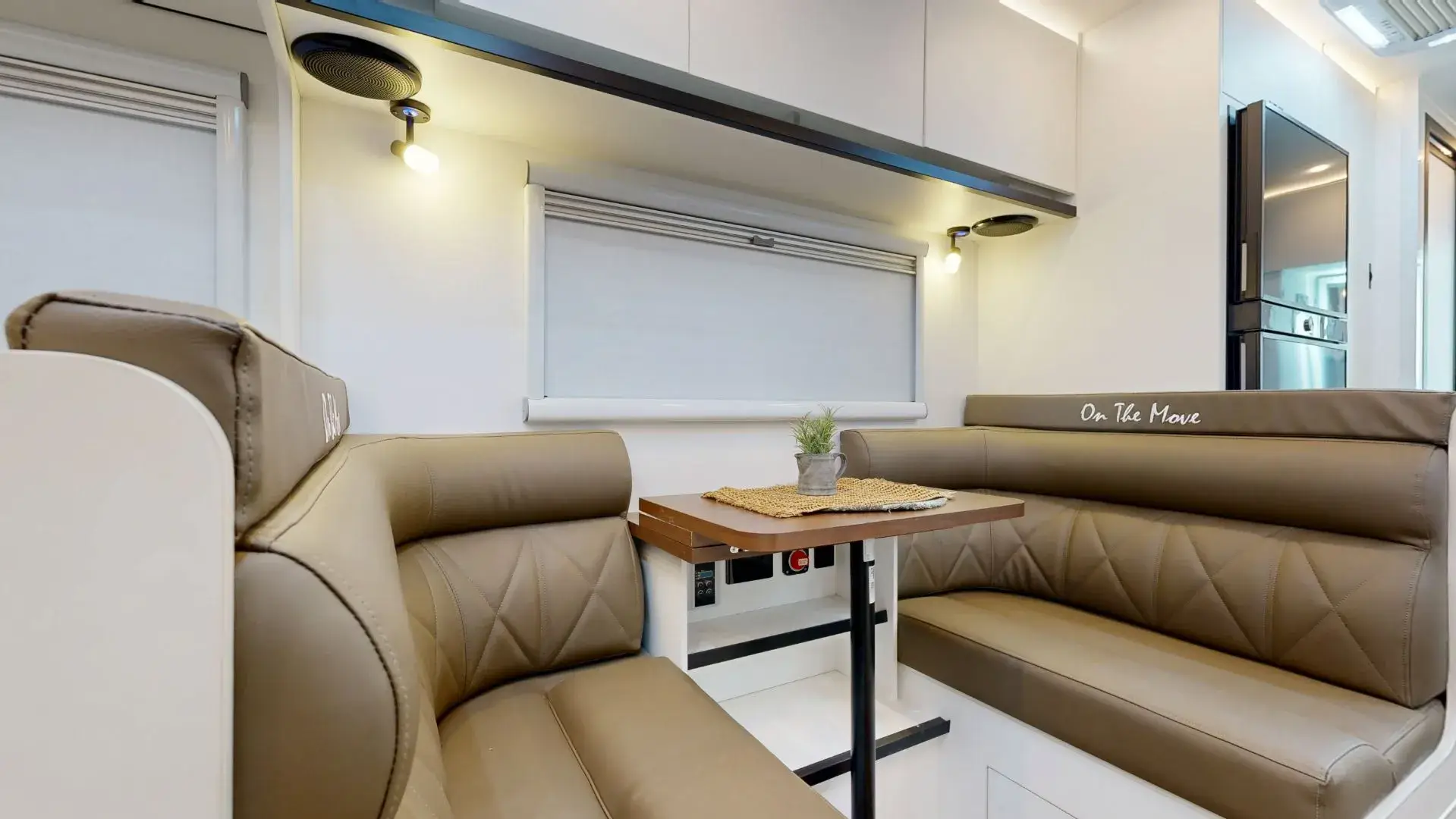 Adventure 5.7F interior image 3