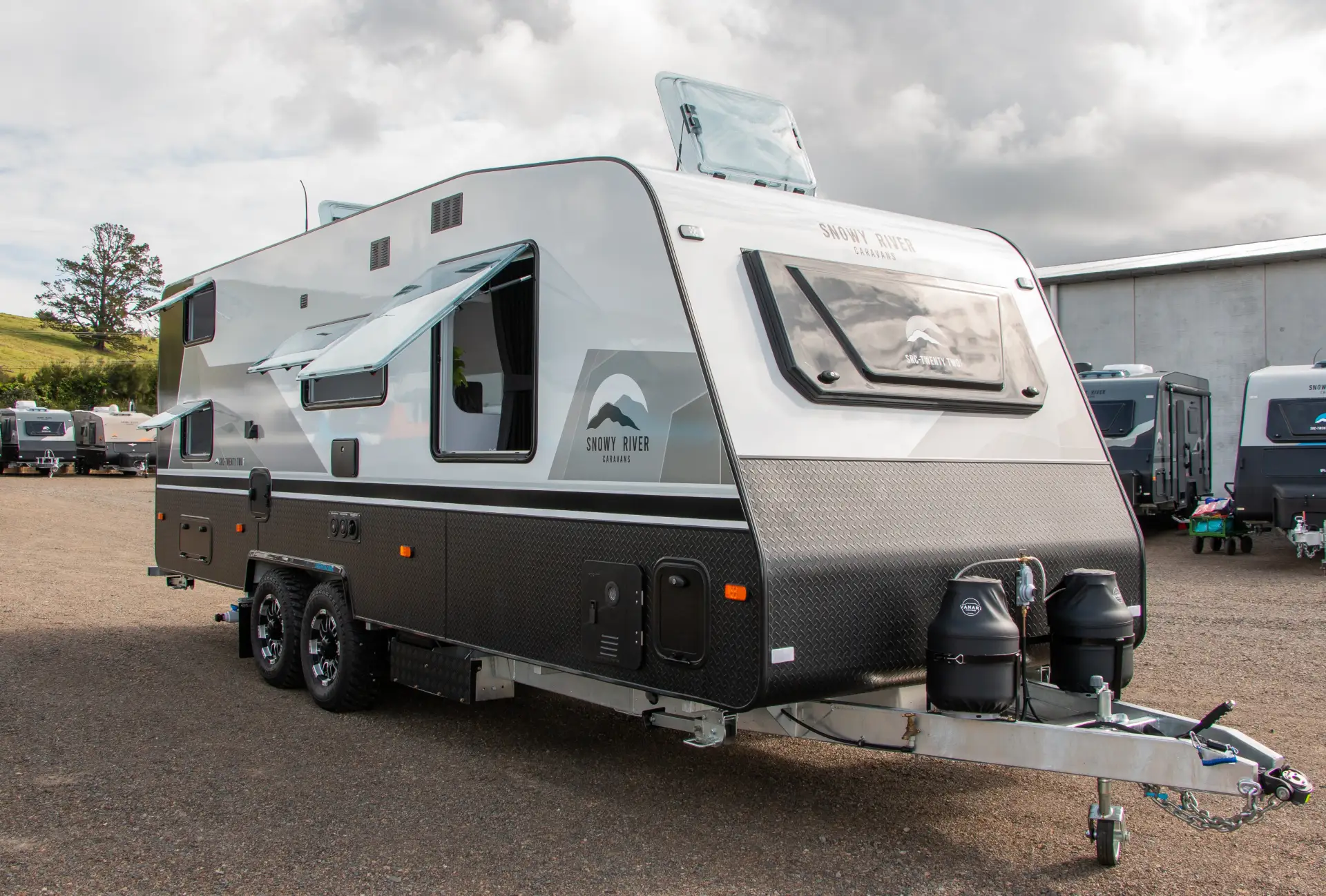 2026 Snowy River SRC-22F High Spec with large fridge