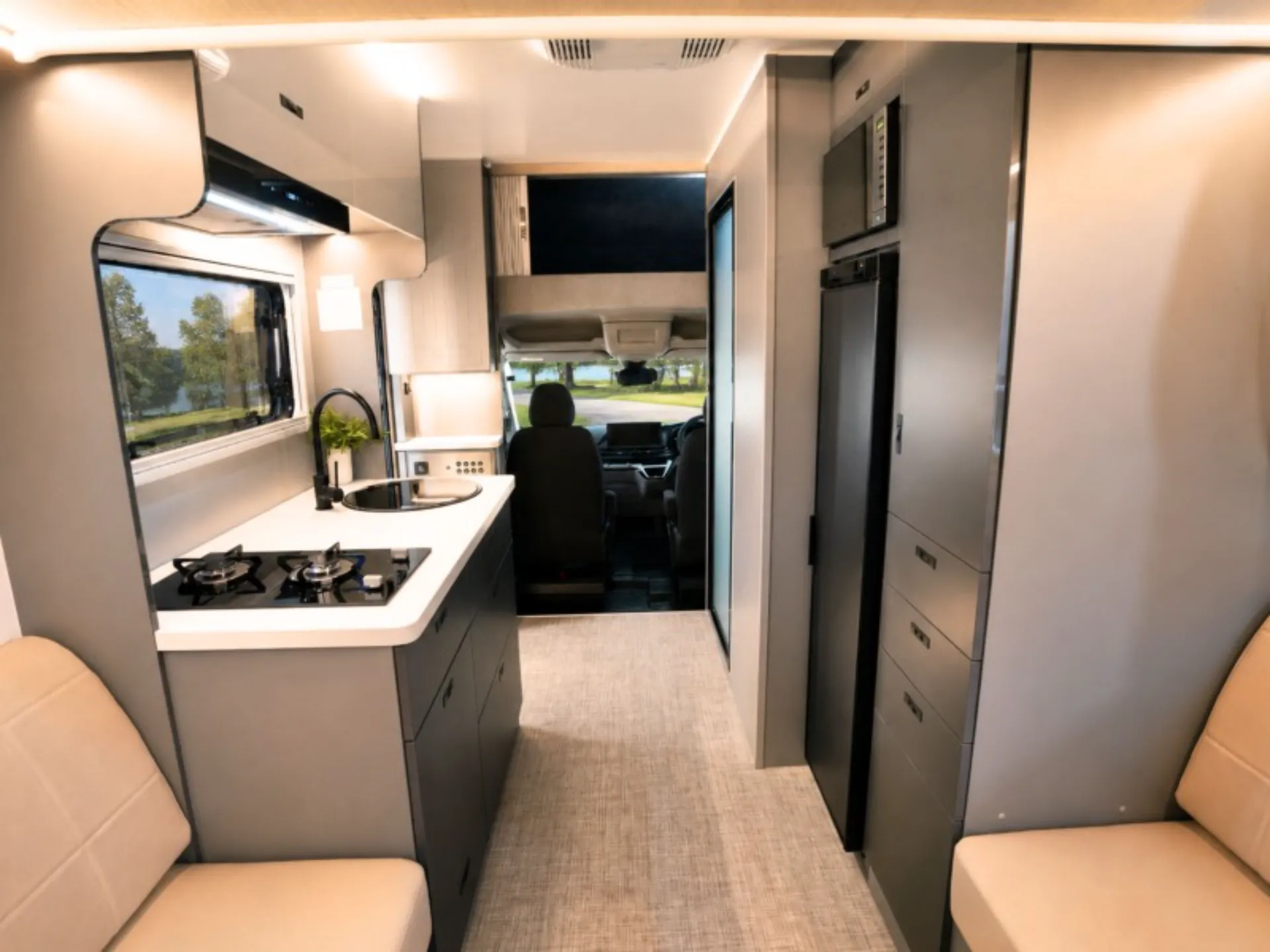 E361 interior image 3