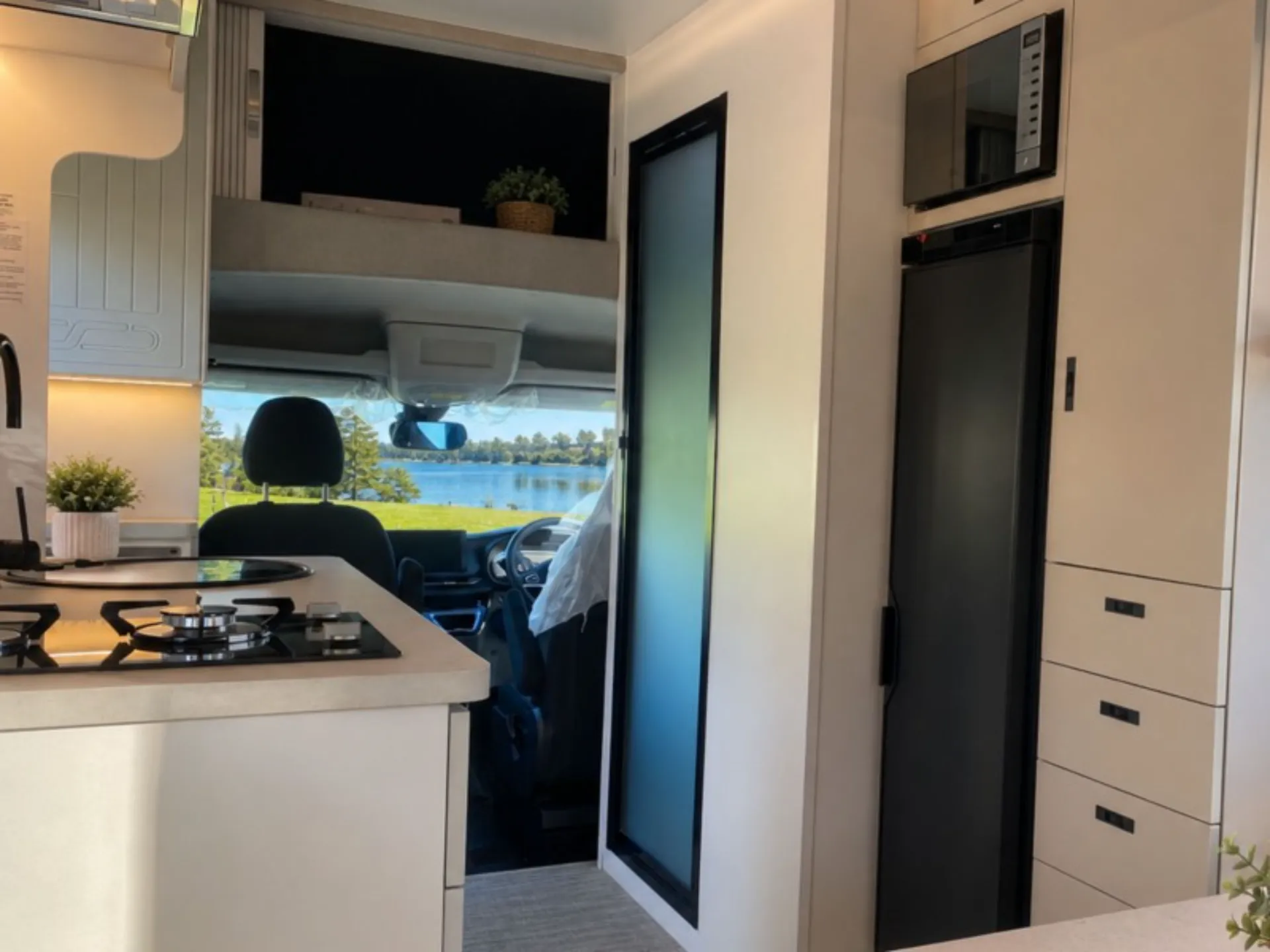 E363 interior image 4