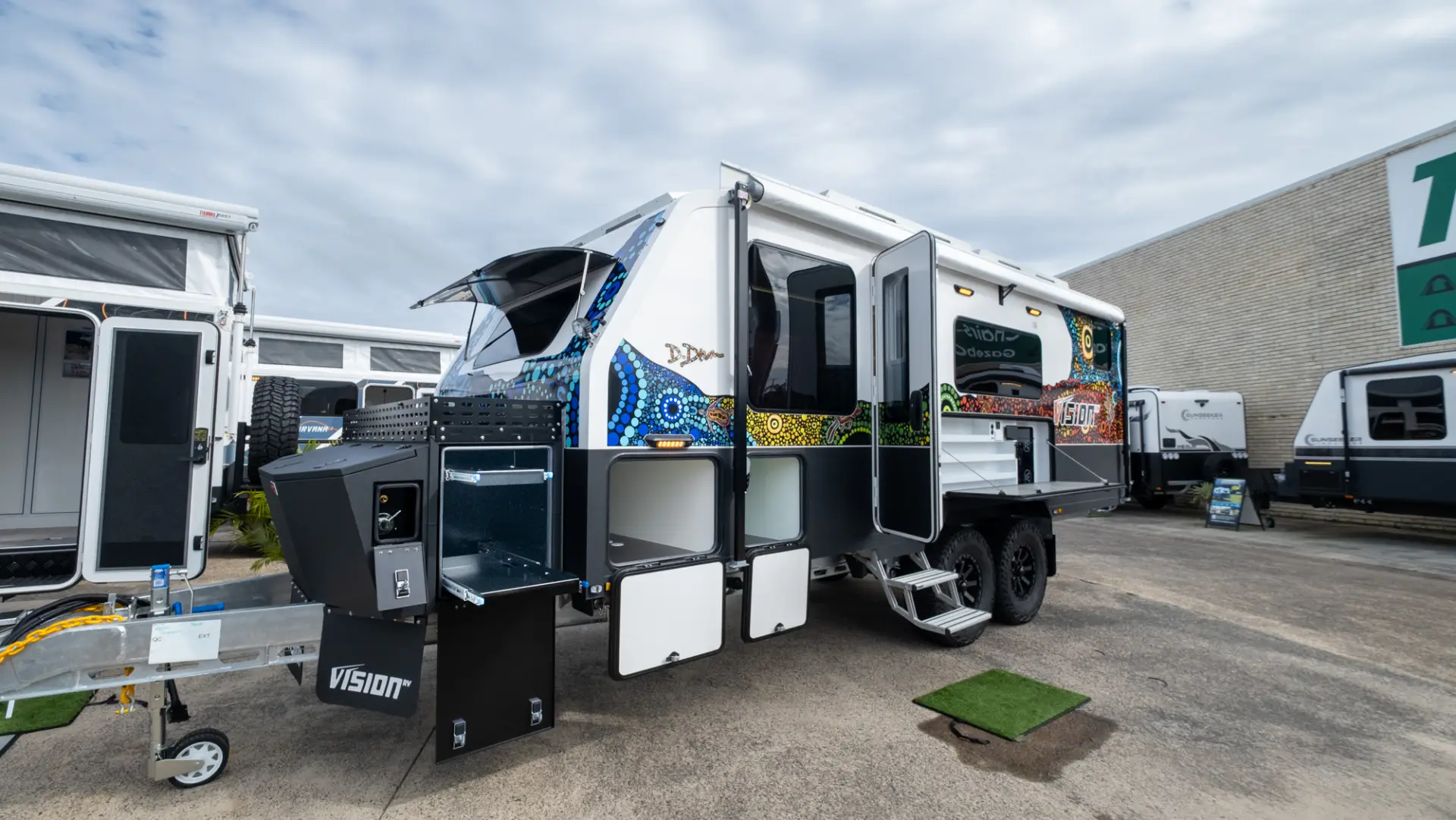 2025 Vision RV Elysium 21'6 Couples, photo 2