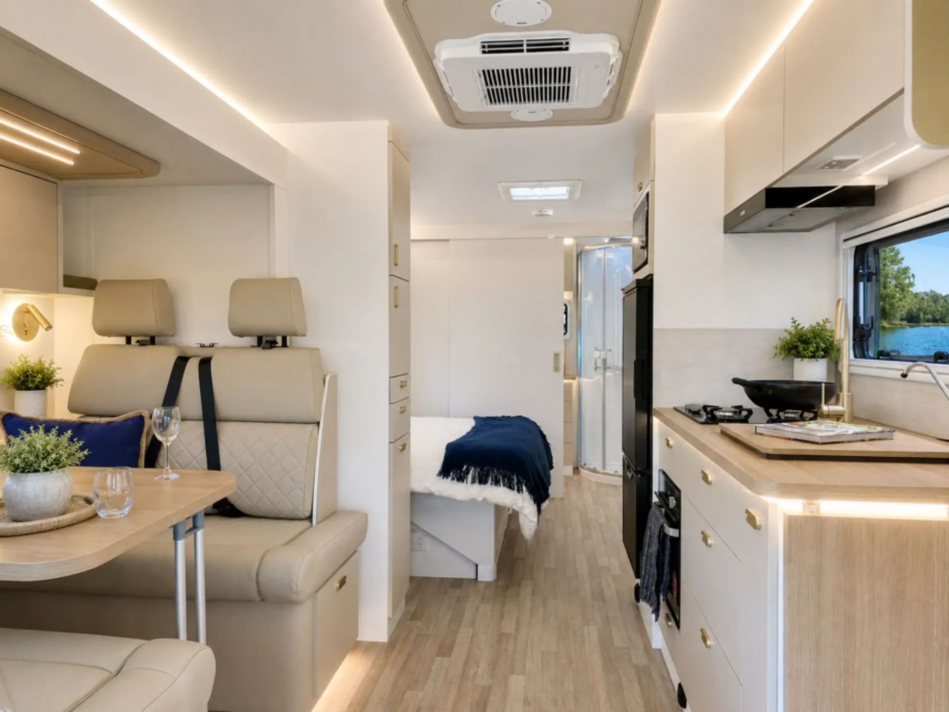 N542 interior image 1