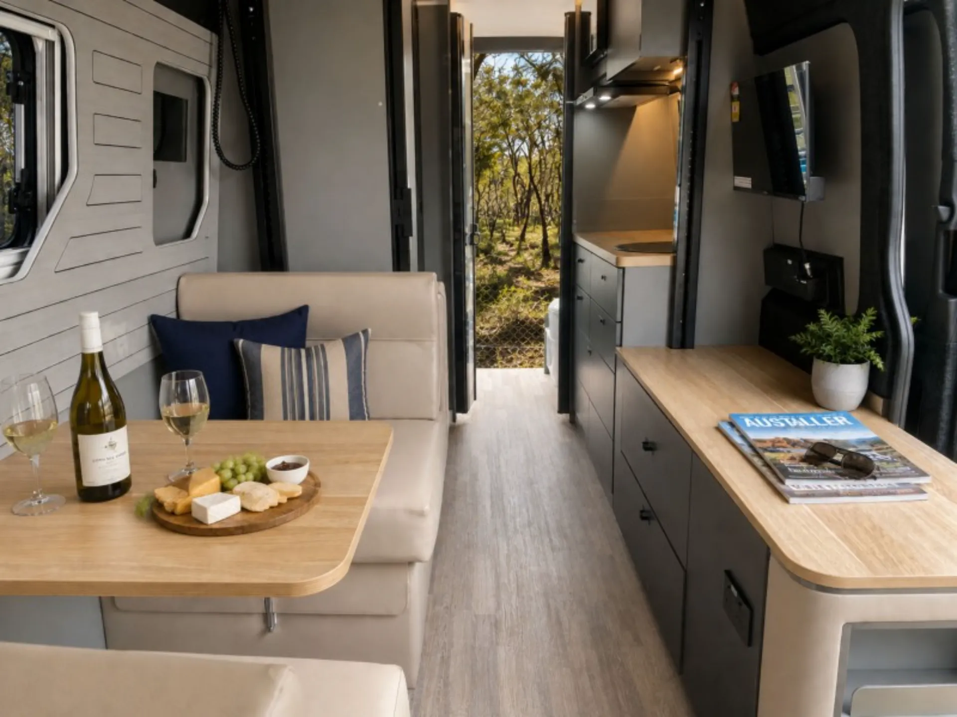 GB2.26 interior image 3
