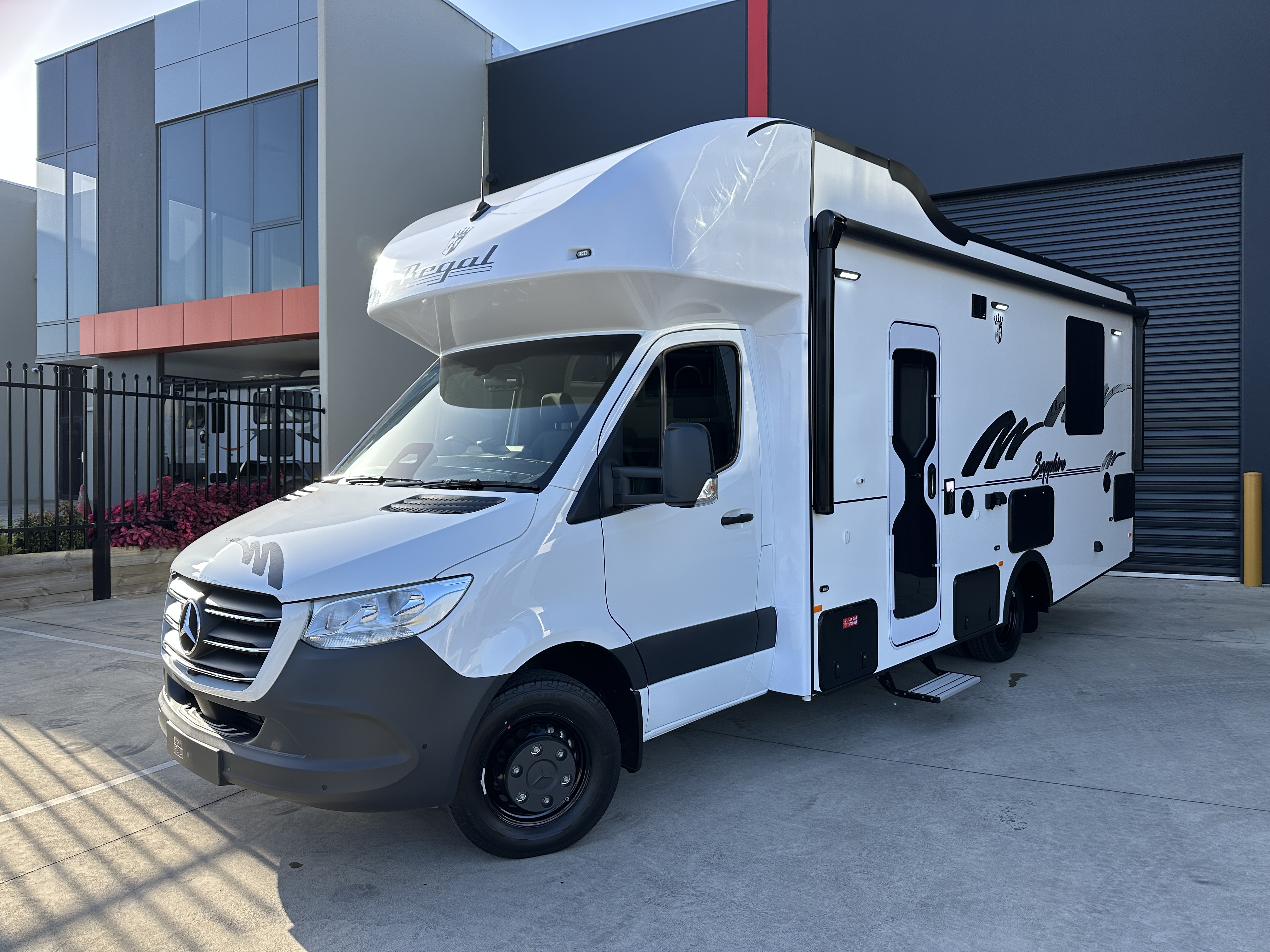 RV Sales Australia Mercedes-Benz Regal Sapphire 2-Berth