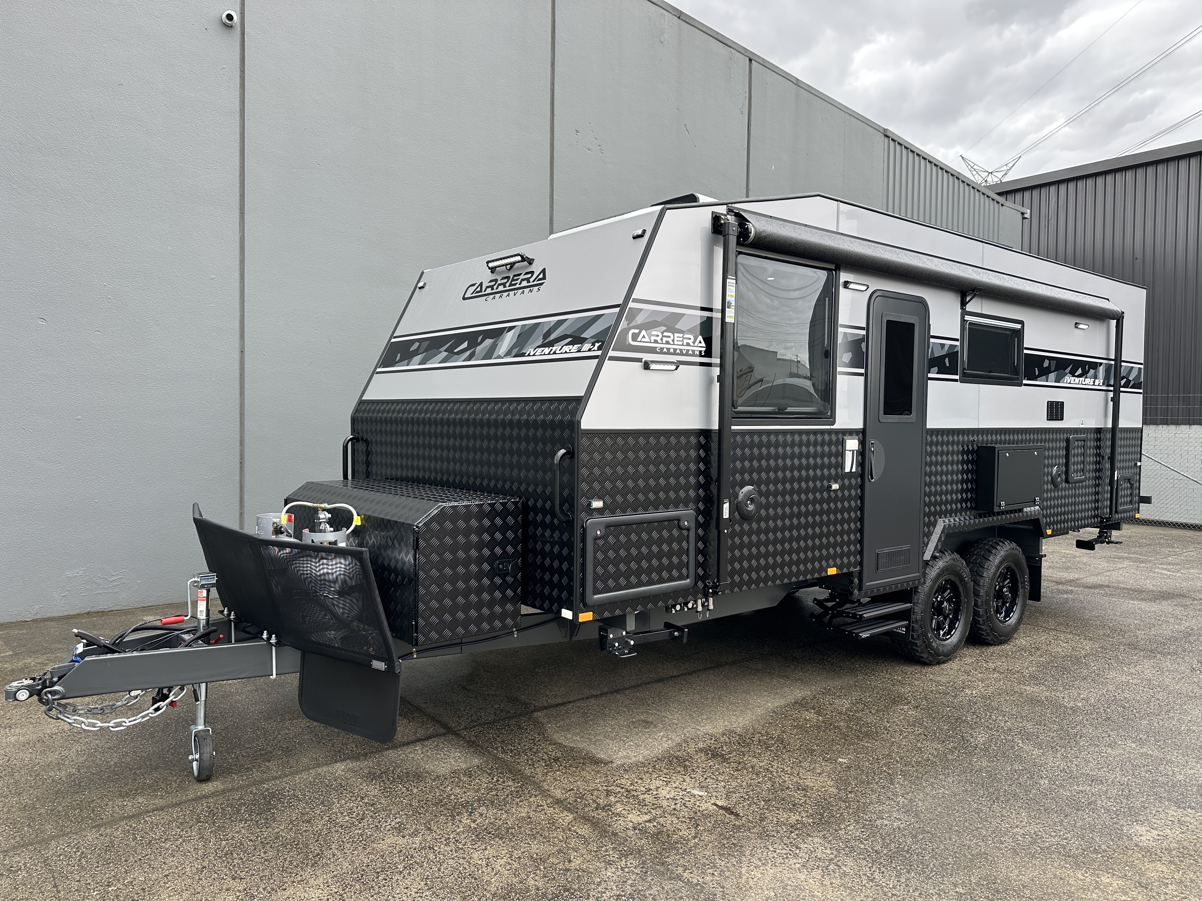 RV Sales Australia 2025 Carrera iVenture III-X OFF-Road Family 2-Bunk 21'6"