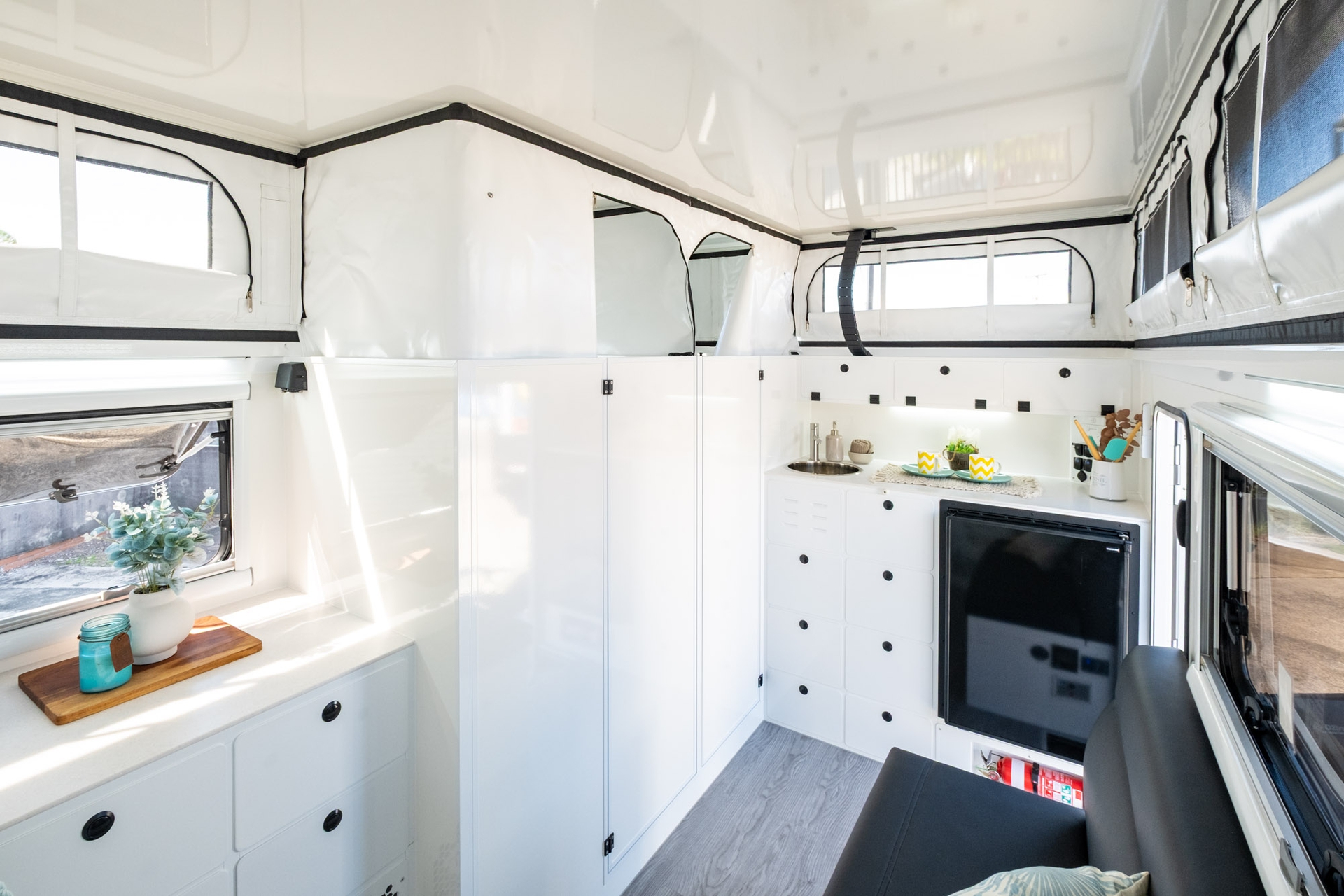 2026 Vision RV Nirvana 16C Pop Top, photo 17