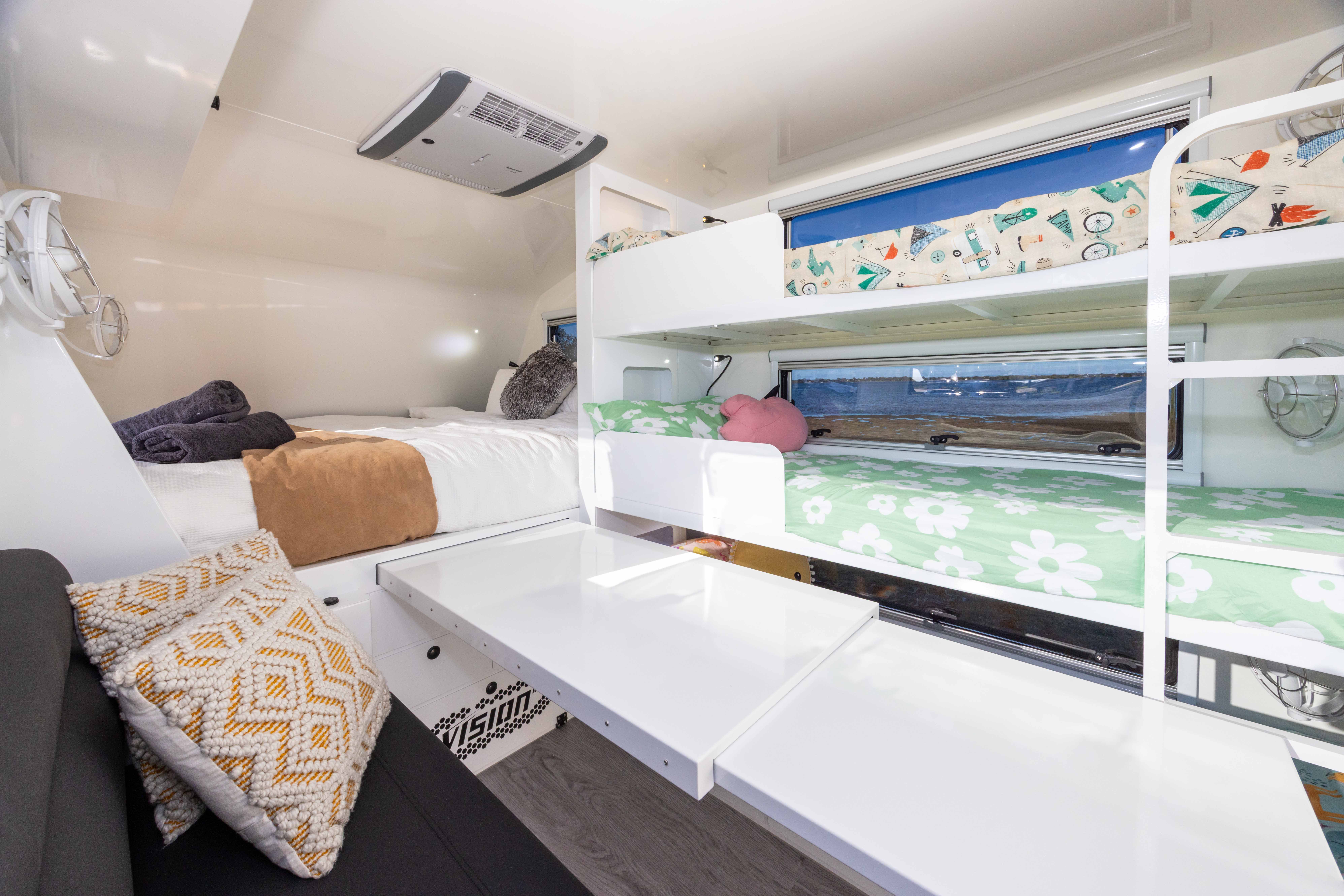 2026 Nirvana 16 Family Triple Bunk, photo 22