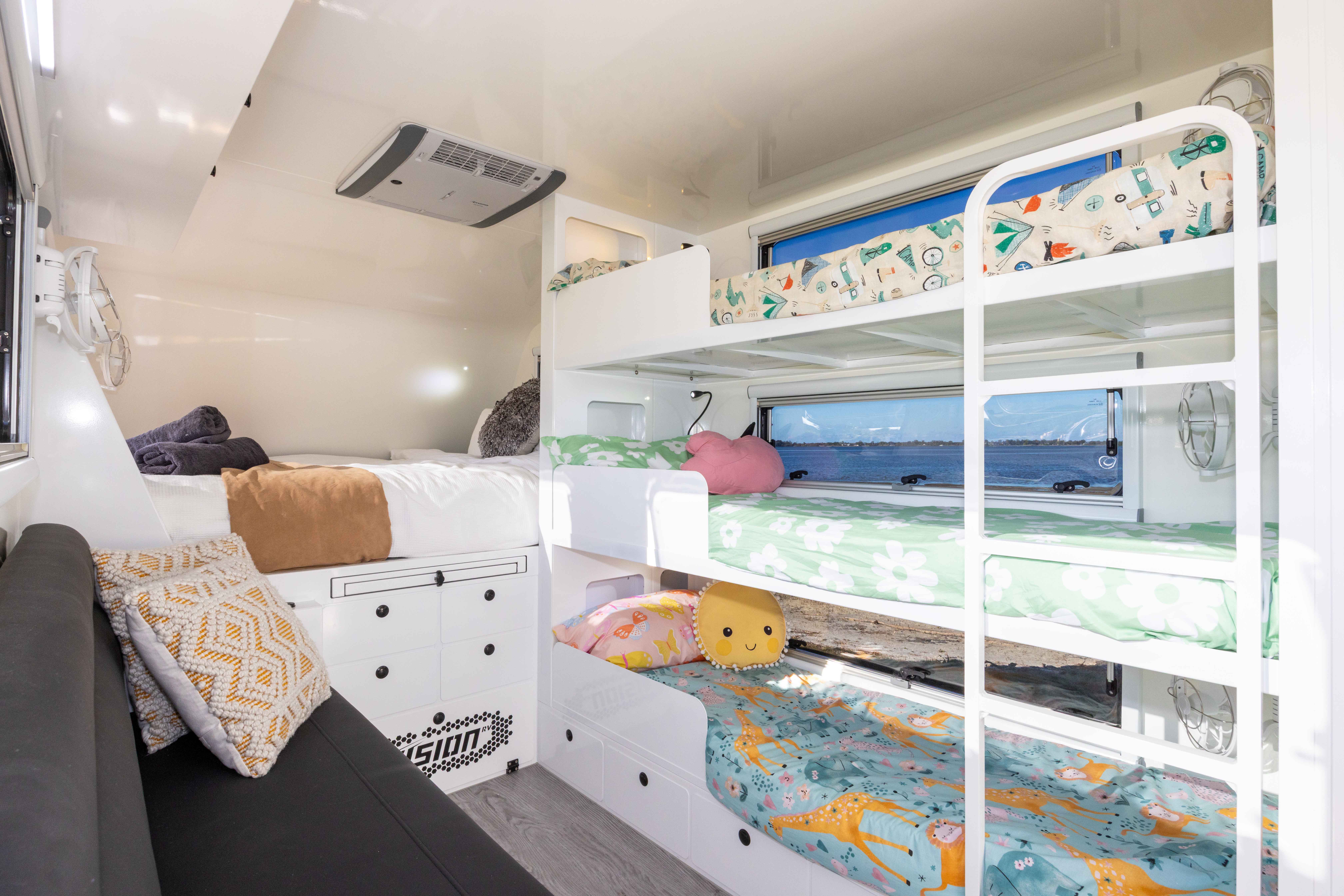 2026 Nirvana 16 Family Triple Bunk, photo 24