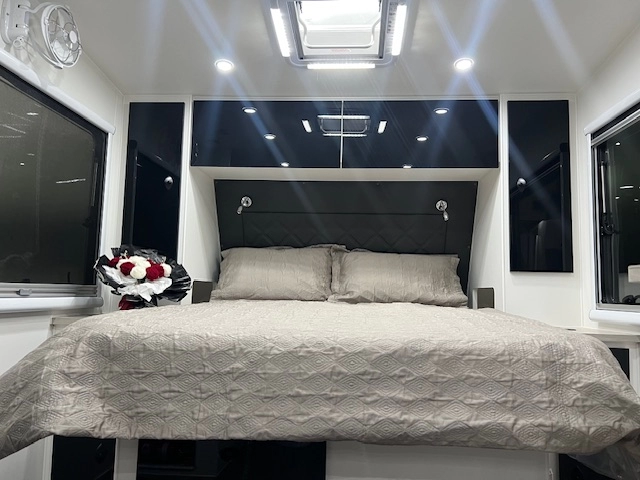 Bunk House 21.6F (3 Bunk)