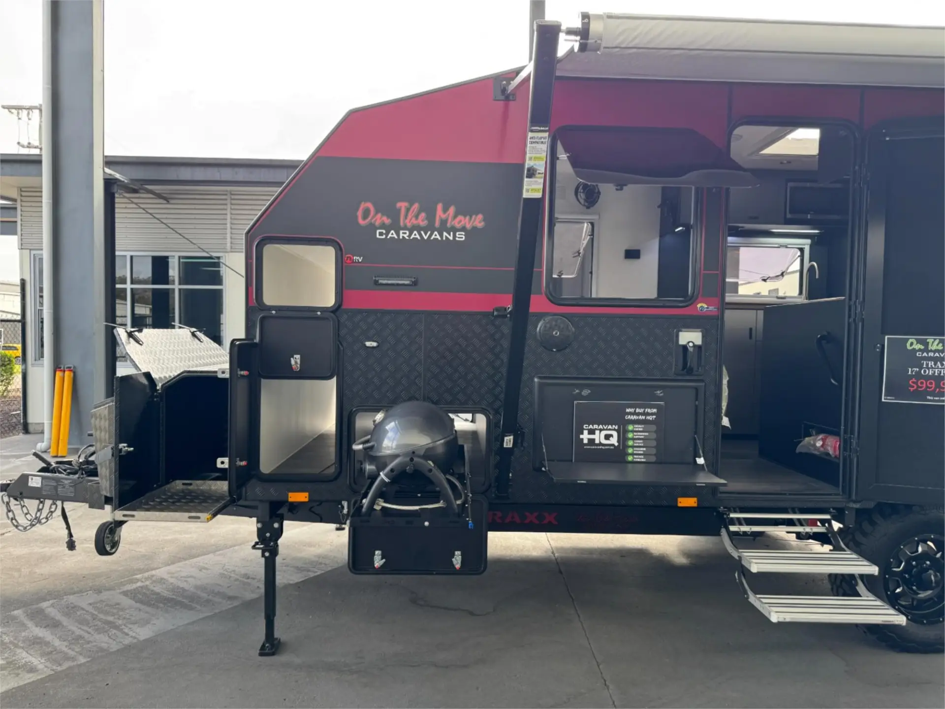 2024 On The Move TRAXX OFF ROAD 17' CENTRE DOOR