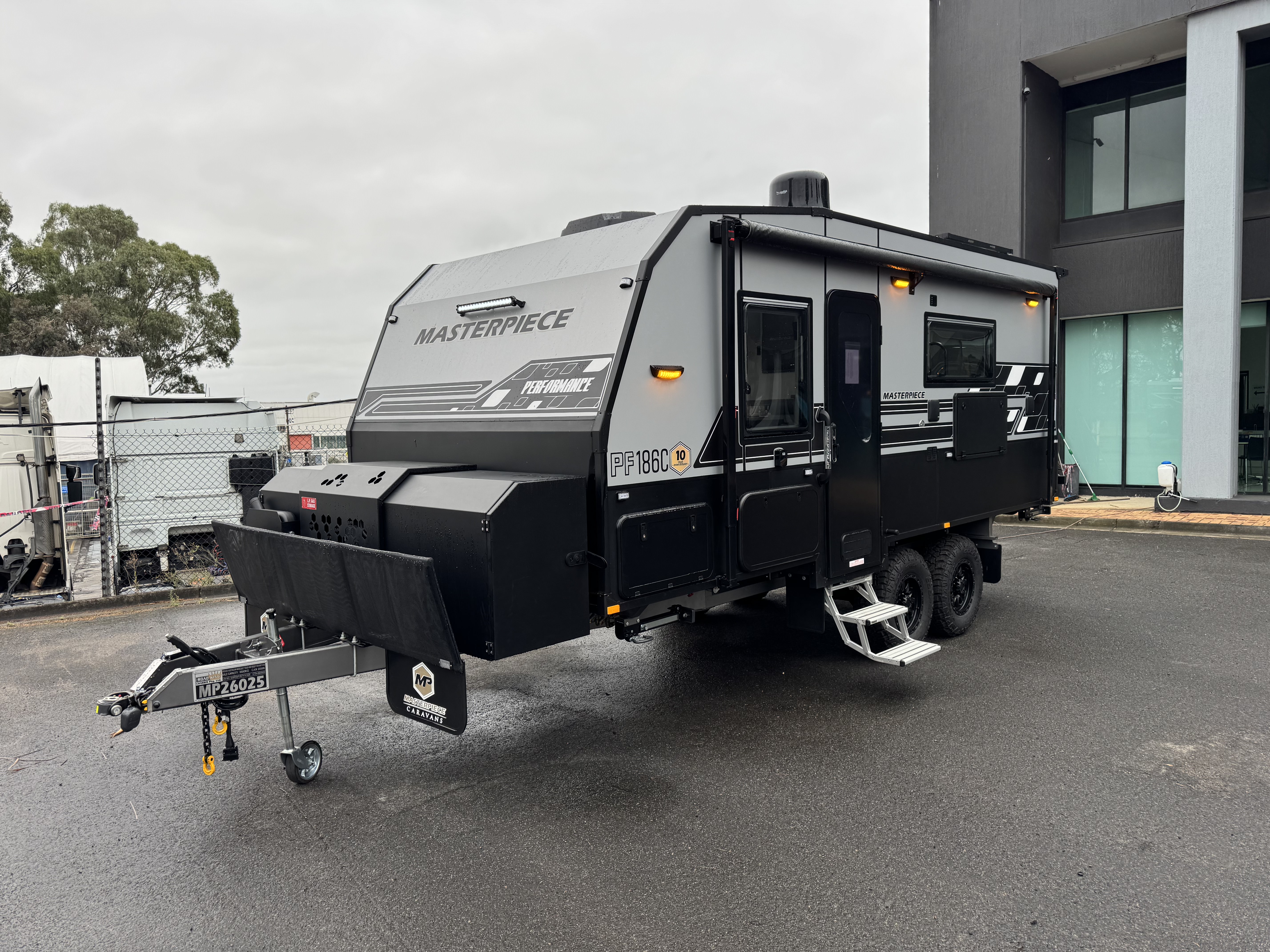 2026 Masterpiece Performance 18’6 Centre Door L-shape Lounge