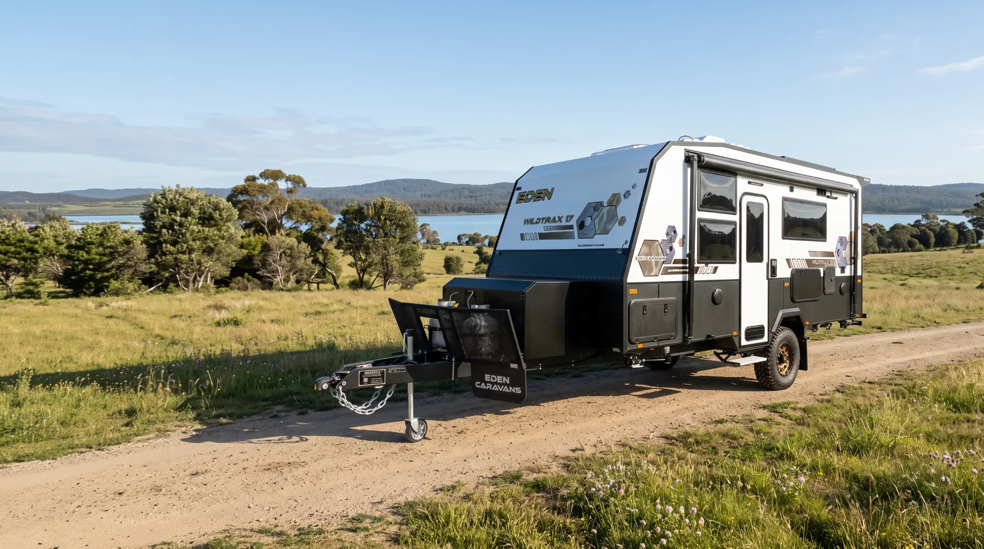 22' WILDTRAX CLUB LOUNGE MID DOOR FAMILY