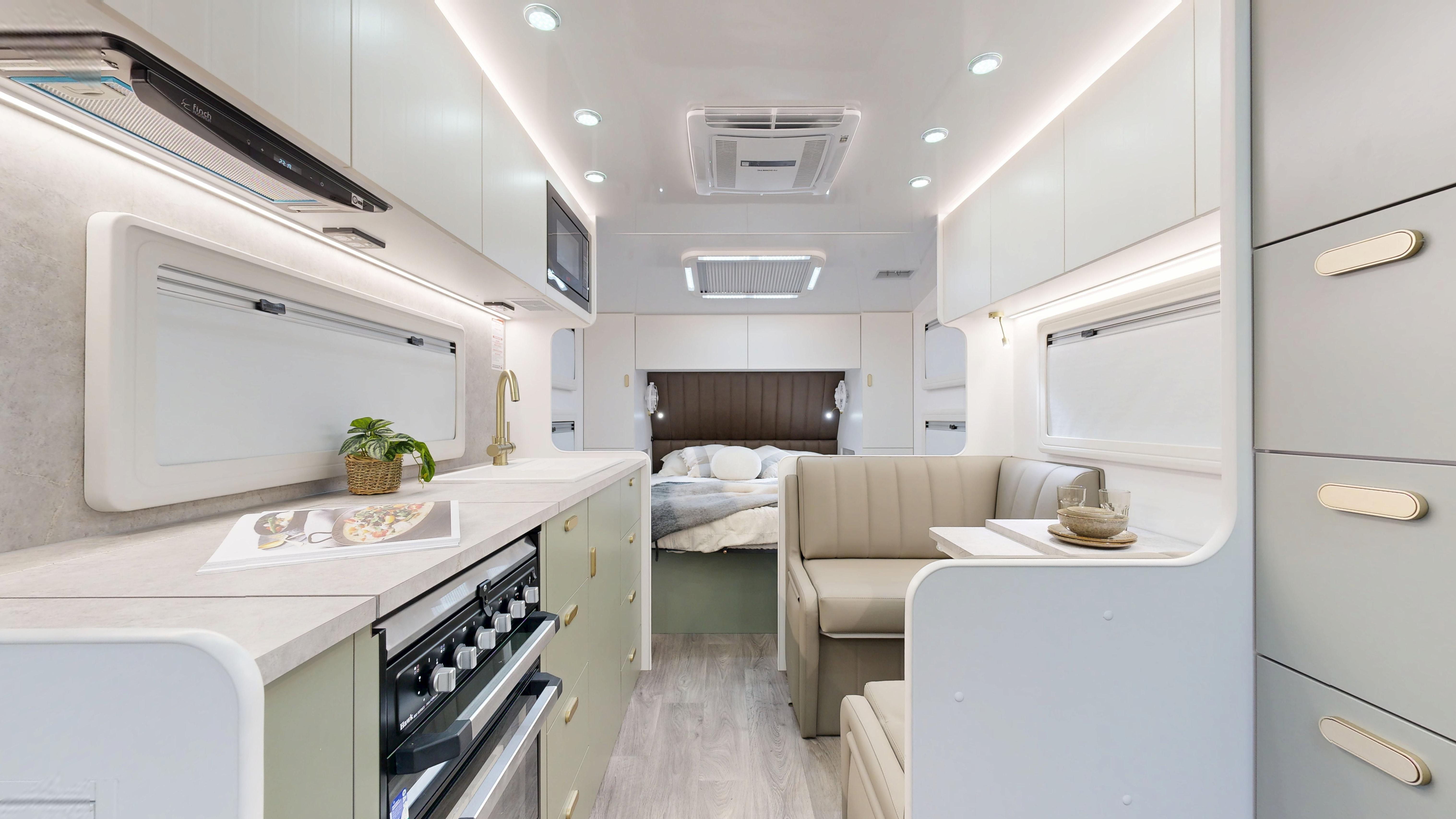 Demo 2024 Jayco Silverline 21.65-2 Outback