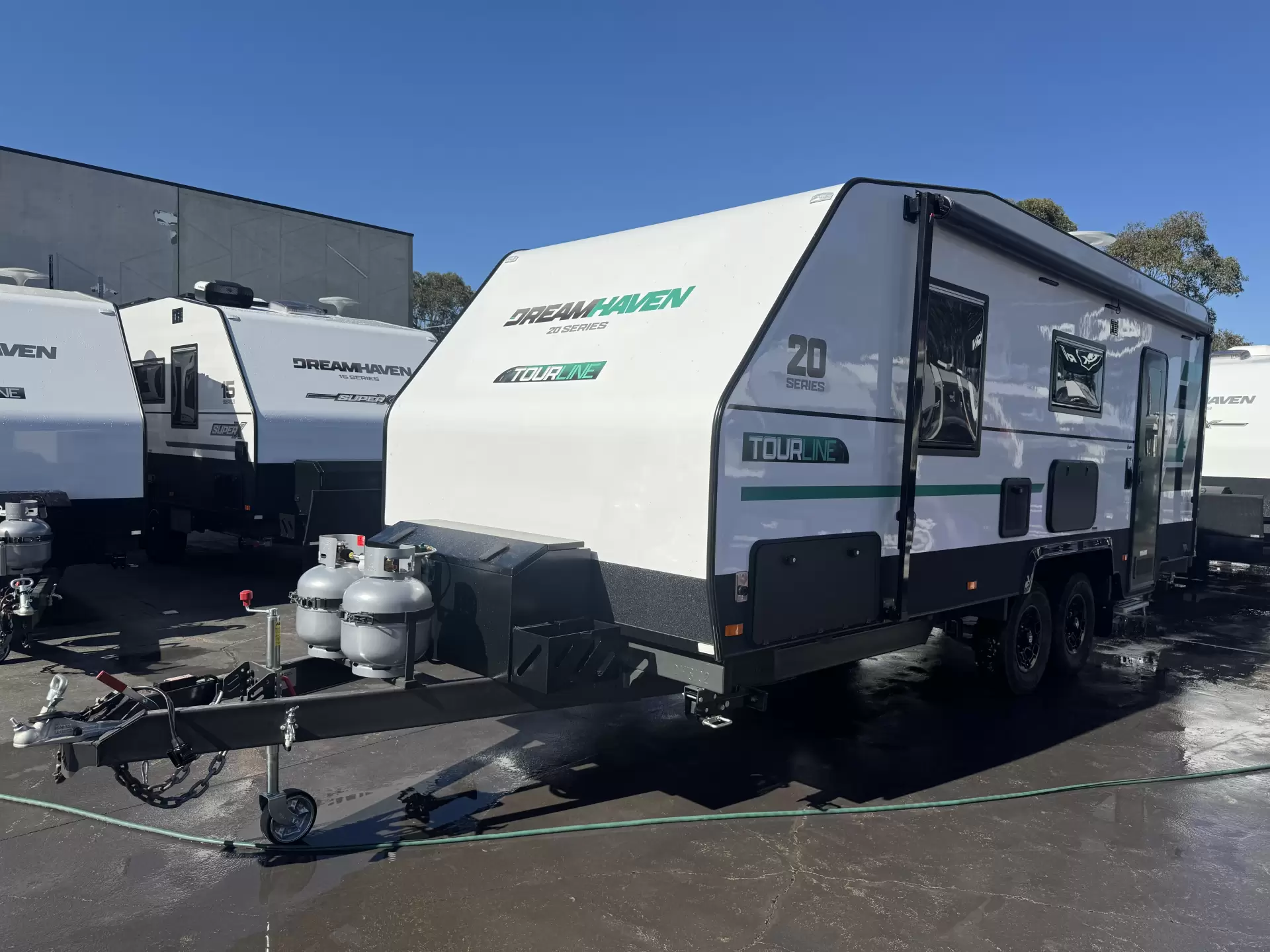 2025 Dreamhaven 20 Series Tourline