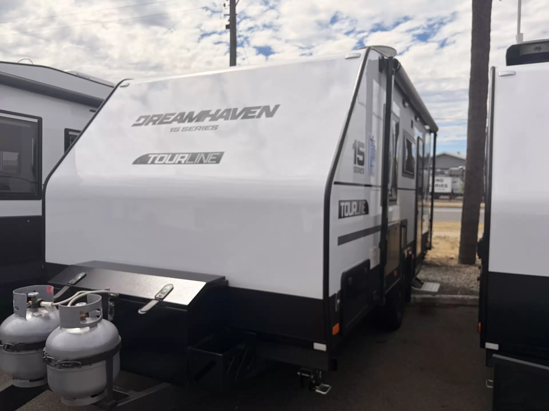 2026 Dreamhaven 15 Series Tourline