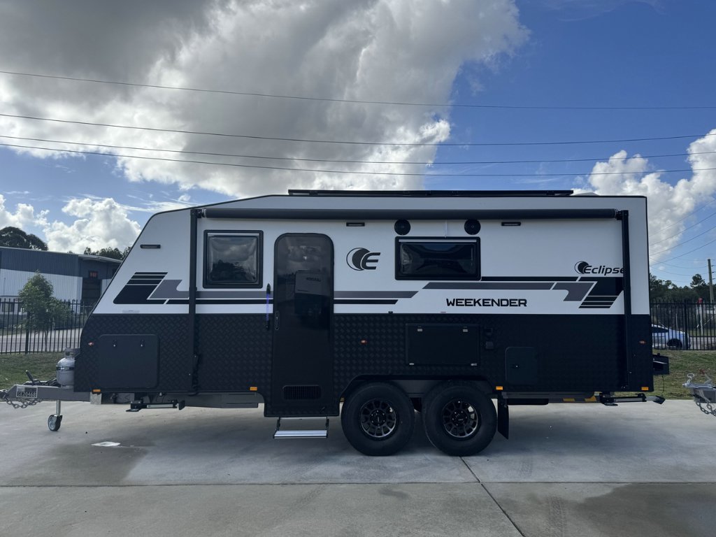 2025 Supreme Eclipse Weekender
