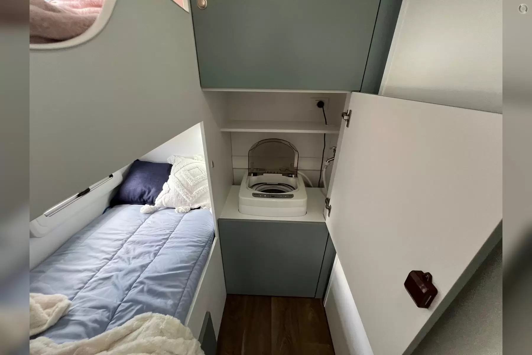 21 Series Family Tourline Image