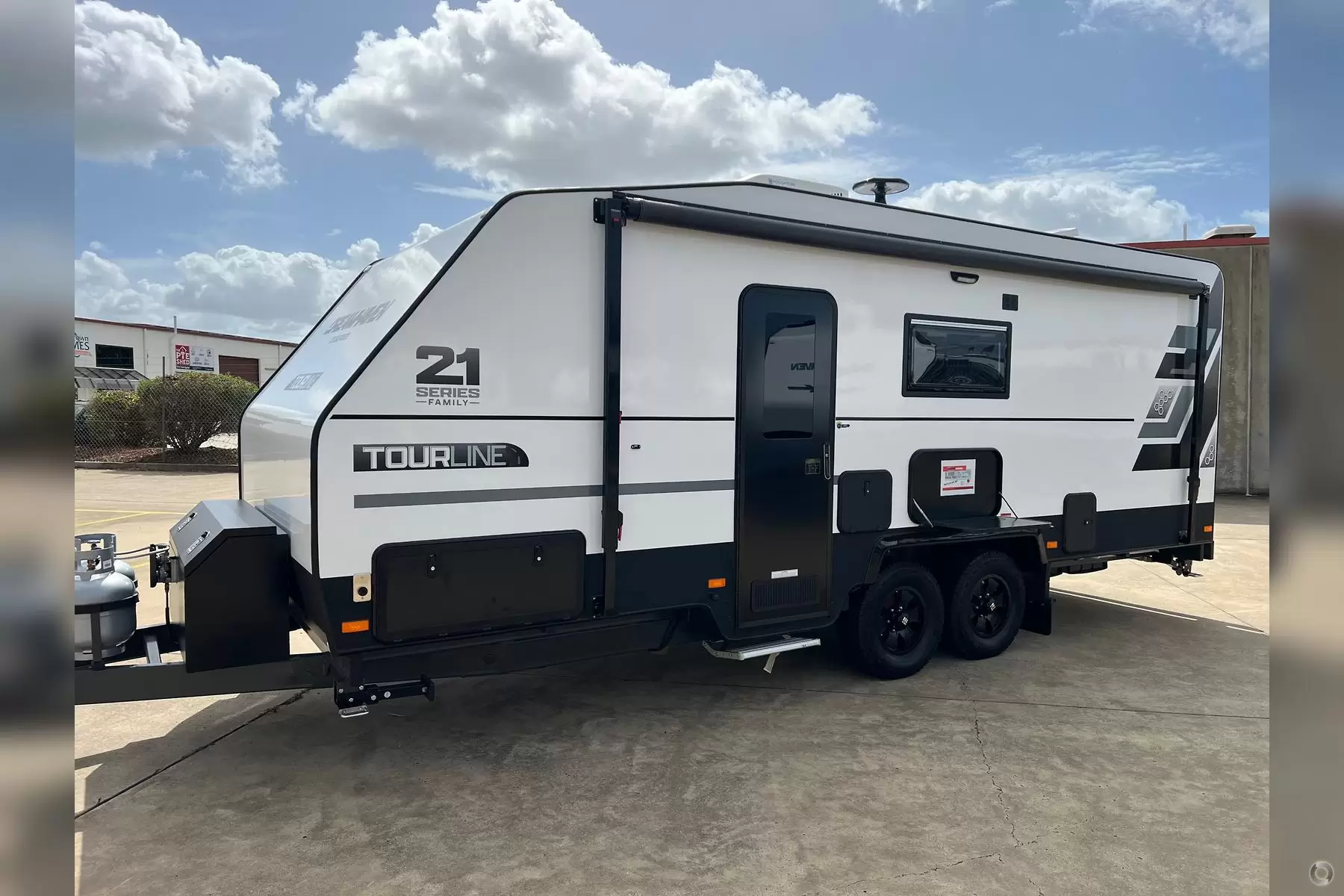 21 Series Family Tourline Image