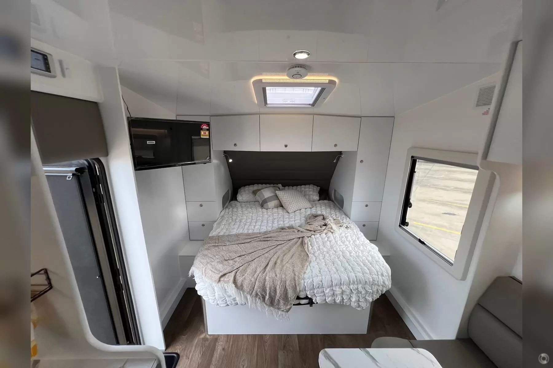 21 Series Family Tourline Image