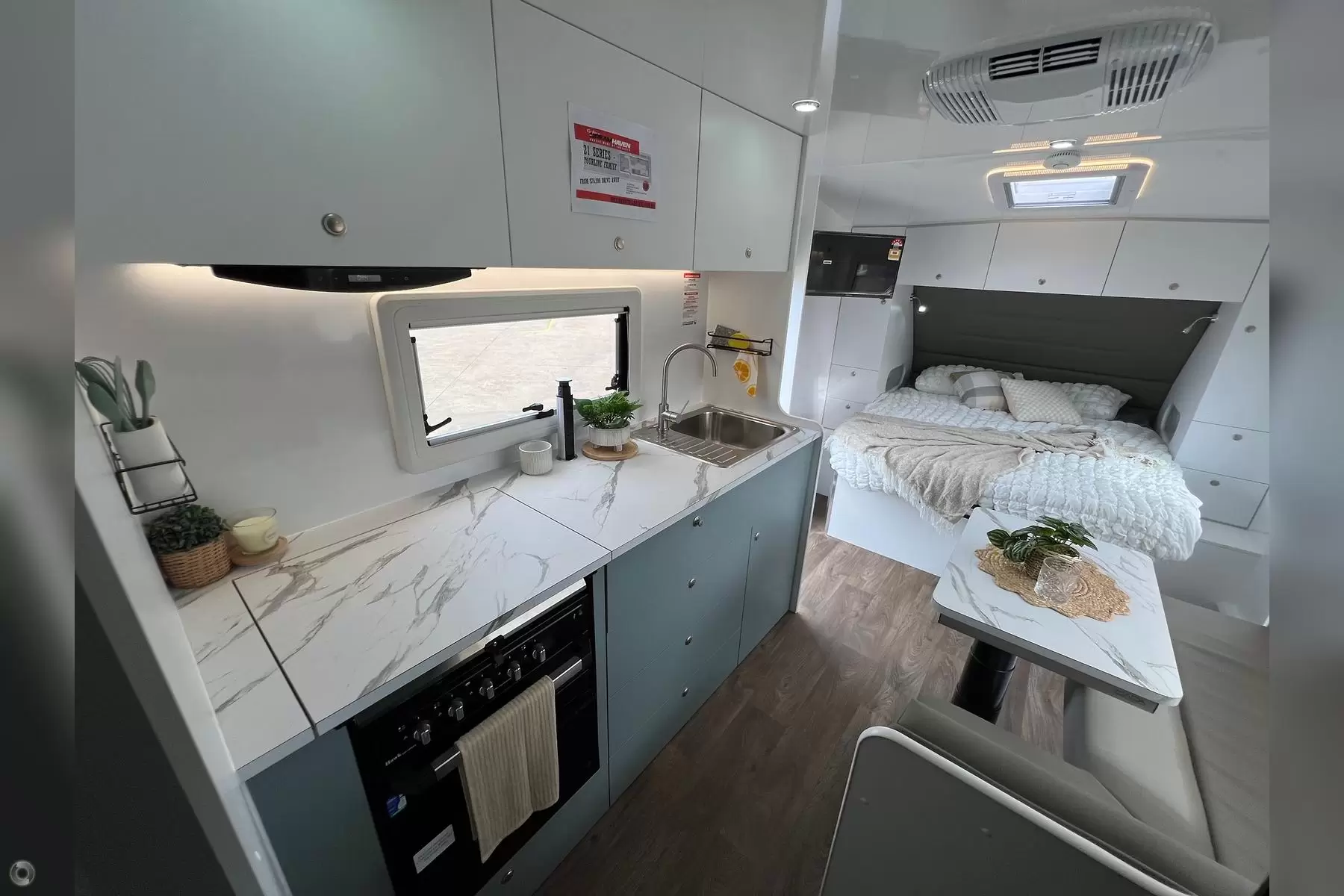 21 Series Family Tourline Image