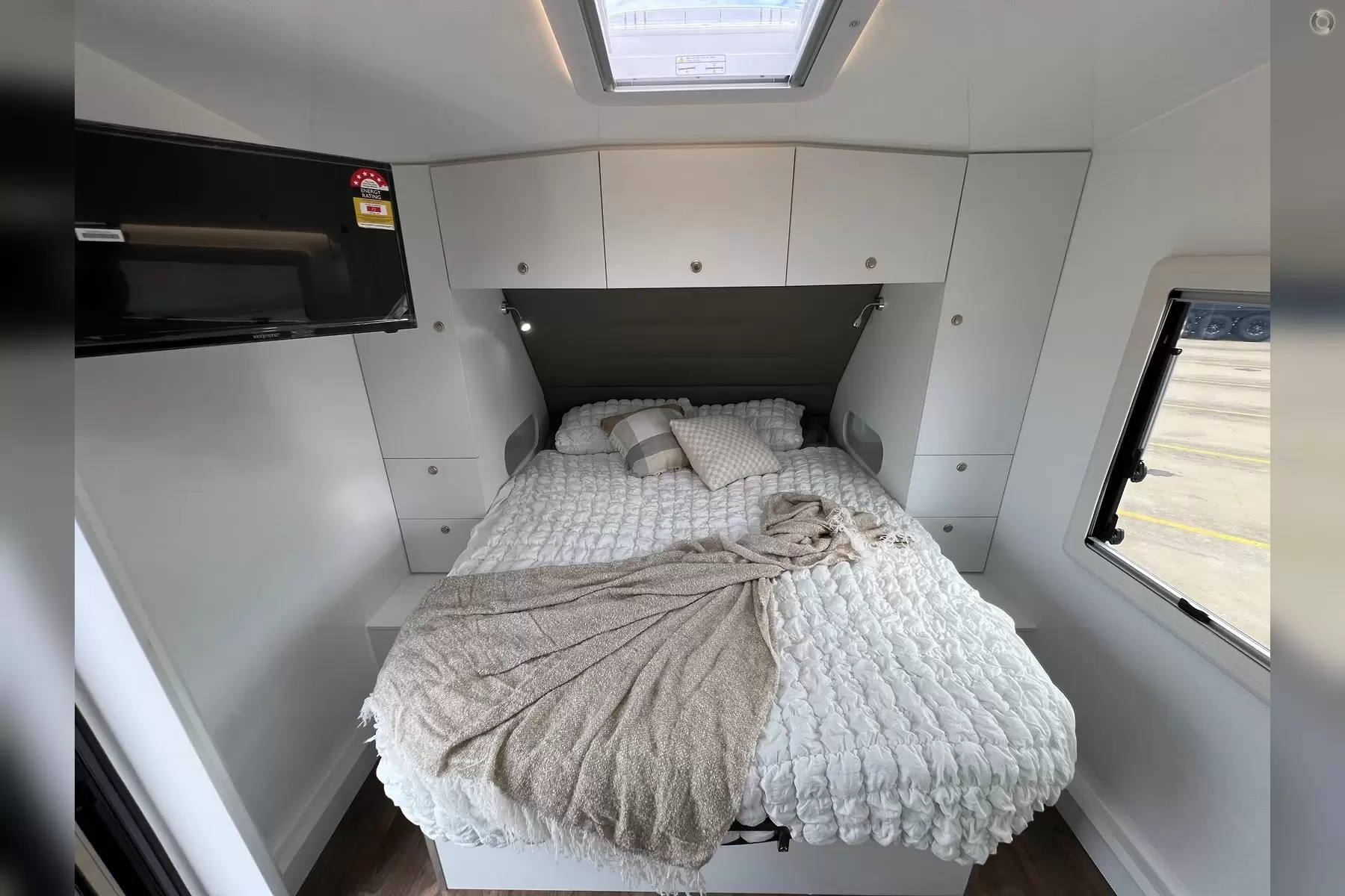 21 Series Family Tourline Image