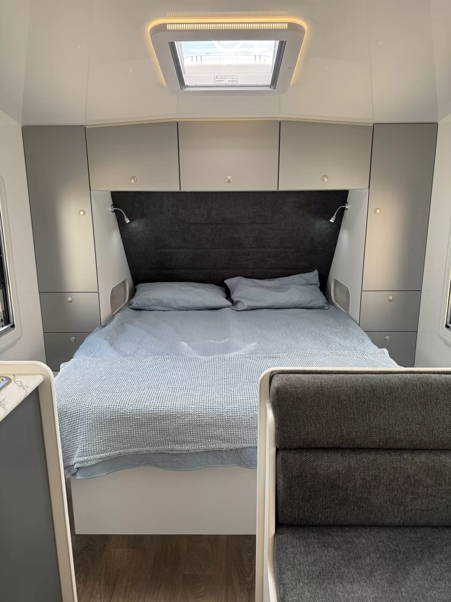 2025 DREAMHAVEN 19 Series Tourline Image